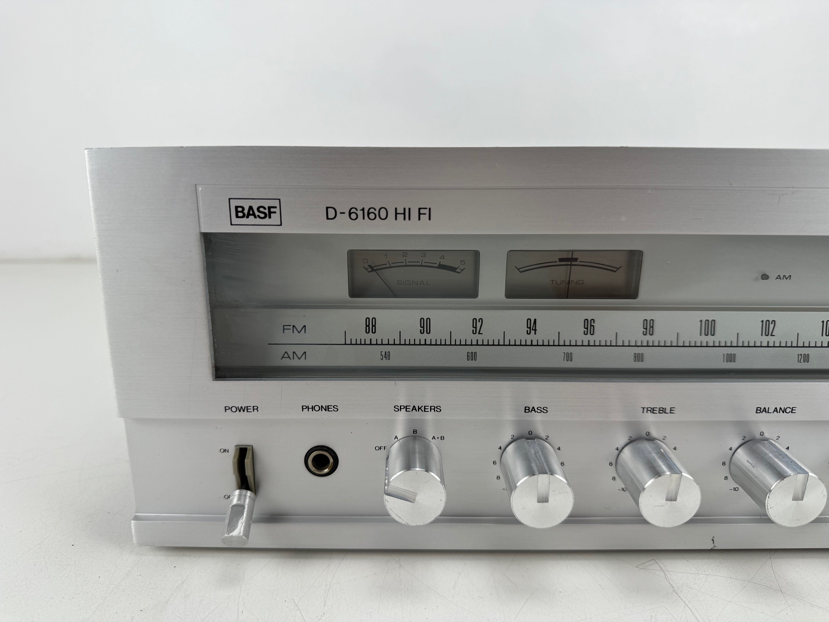 BASF D-6160 AM/FM stereo-ontvanger - Onderhoud uitgevoerd
