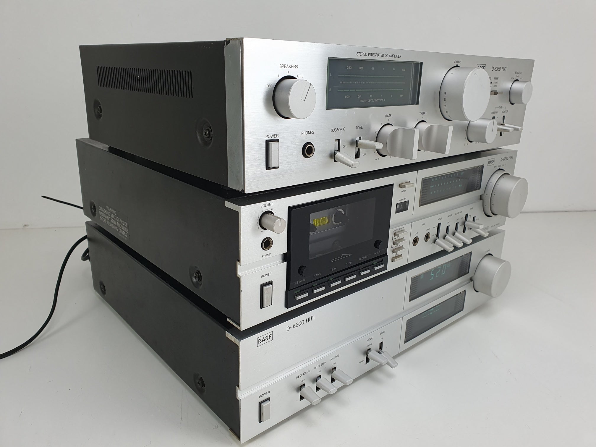 BASF Set D-6200 Tuner - D-6360 Stereo versterker D-6235 Cassettedeck