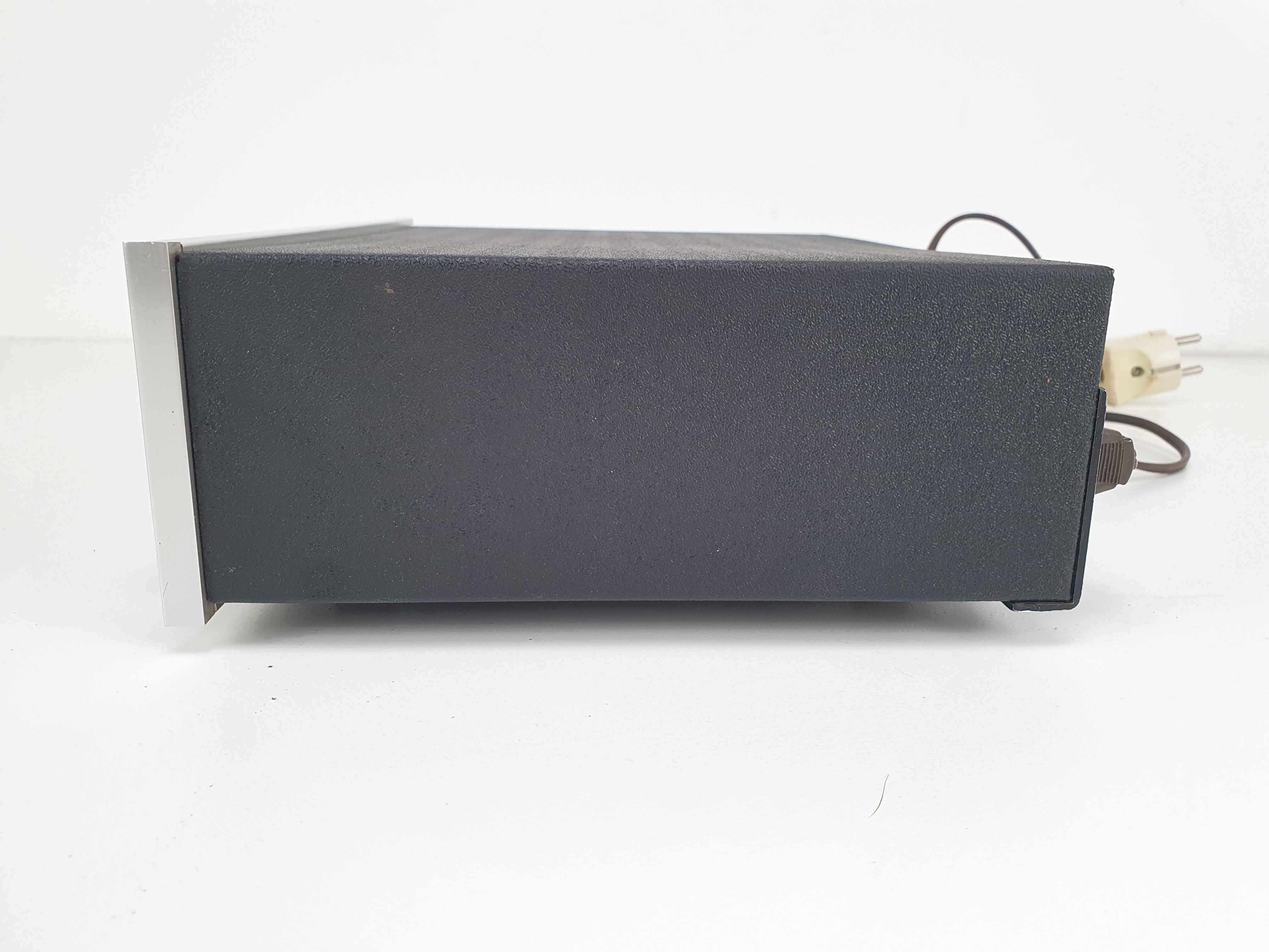 Nikko TRM40LA stereo solid-state versterker - onderhoud uitgevoerd