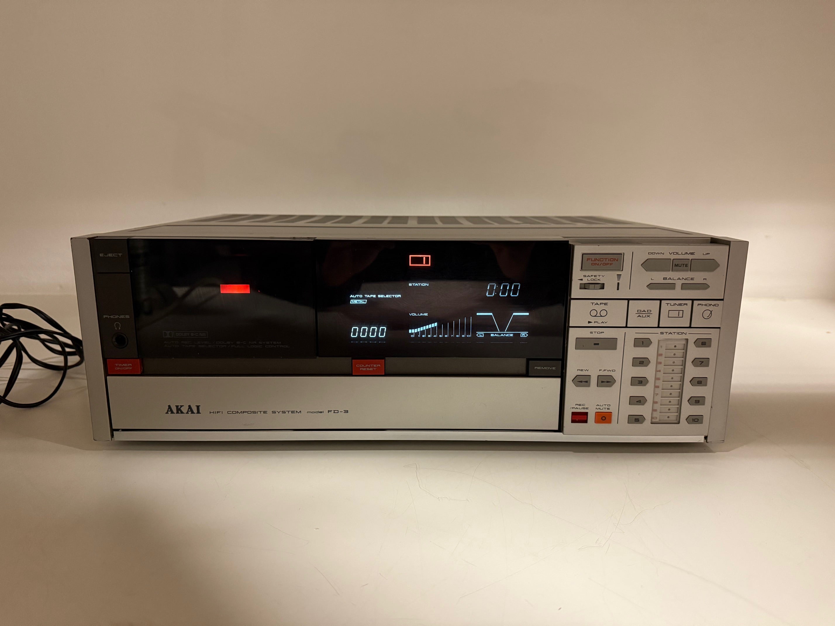 Akai Model FD-3 Hifi composietsysteem - Versterker/tuner/cassette-combinatie