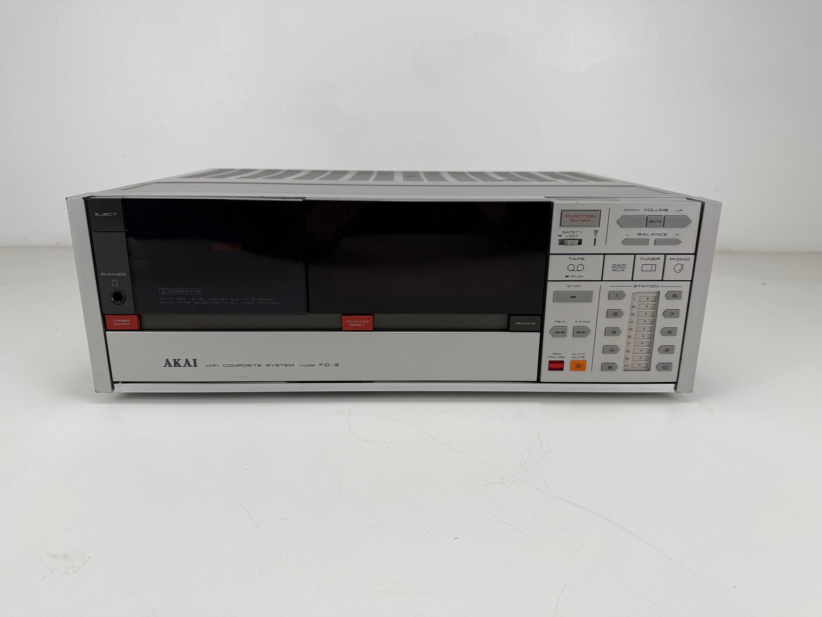 Akai Model FD-3 Hifi composietsysteem - Versterker/tuner/cassette-combinatie