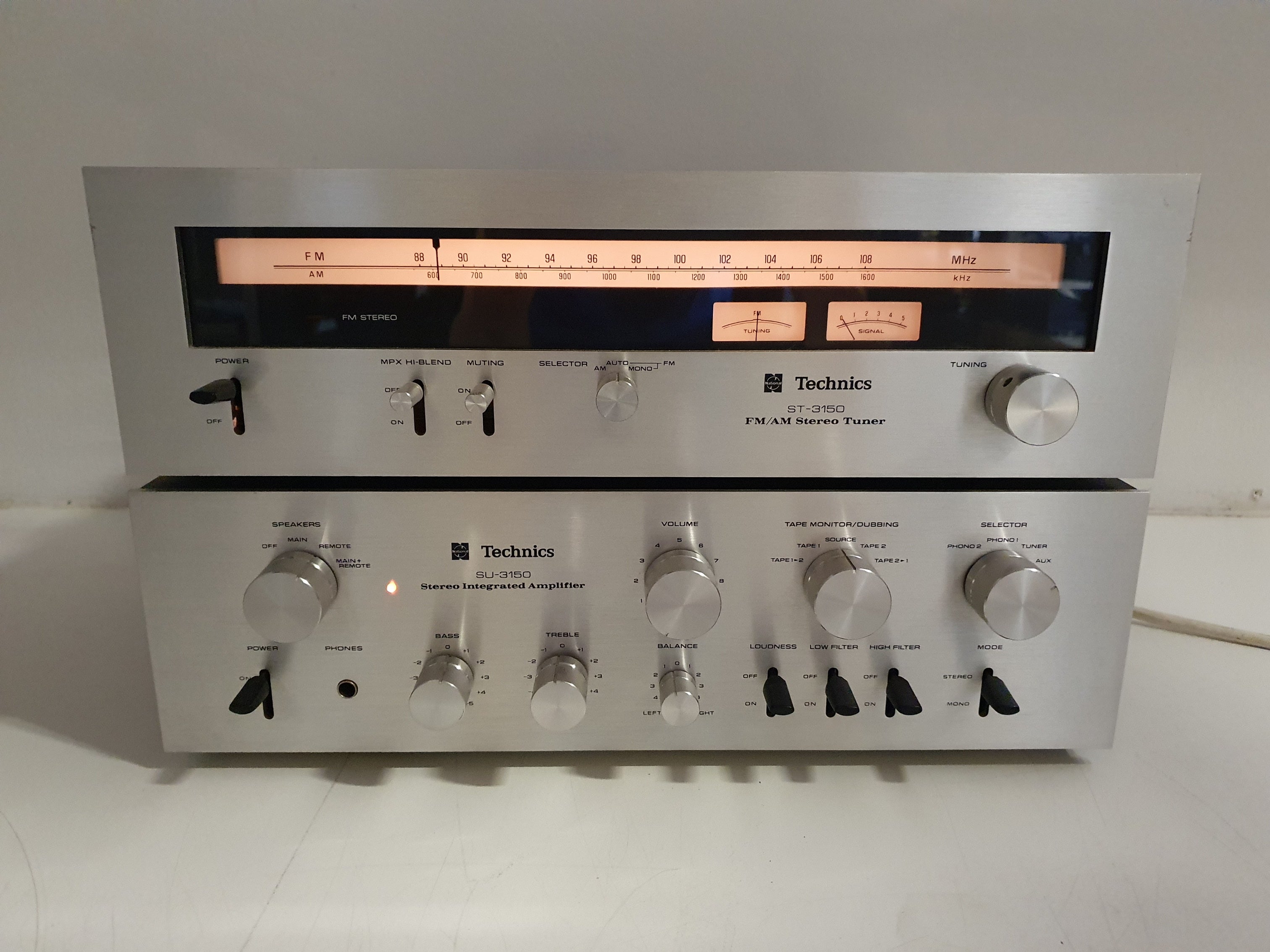 Technics SU-3150 Integrated Amplifier - ST-3159 Tuner - Nice set