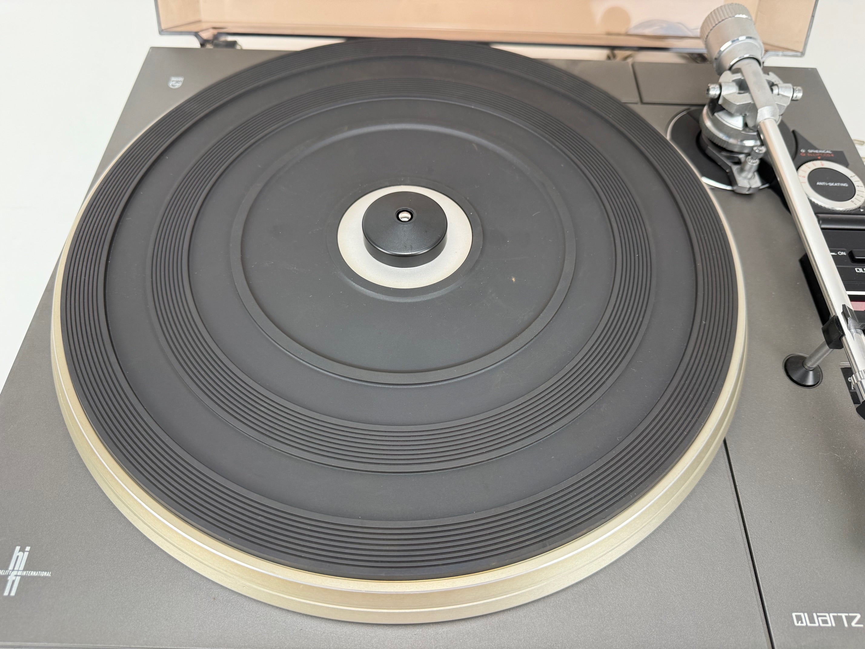 Philips 22AF967 platenspeler met riemaandrijving en twee snelheden - GP412 element