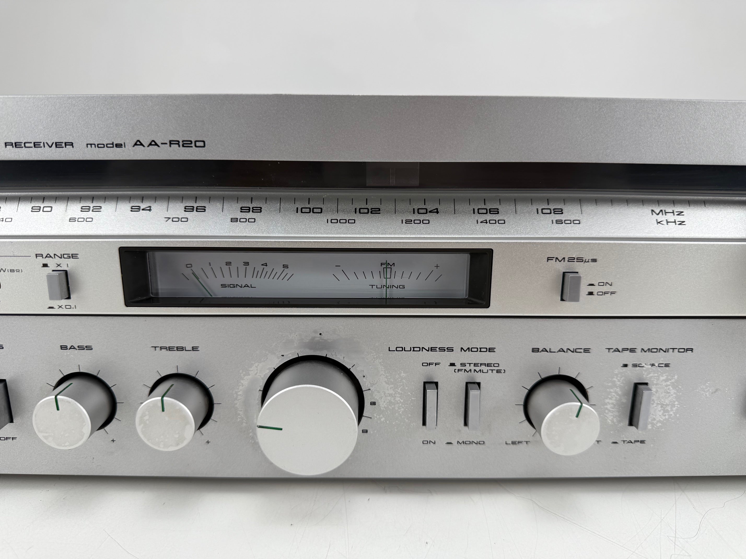 Akai AA-R20 stereo-ontvanger - Nieuwe lampen