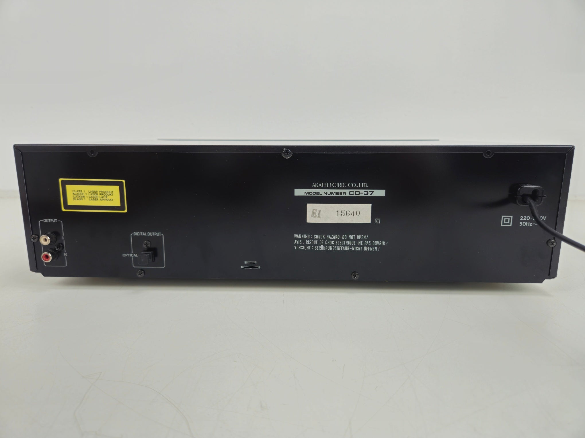 Akai - CD-37B - Compact Disc Player - With Remote