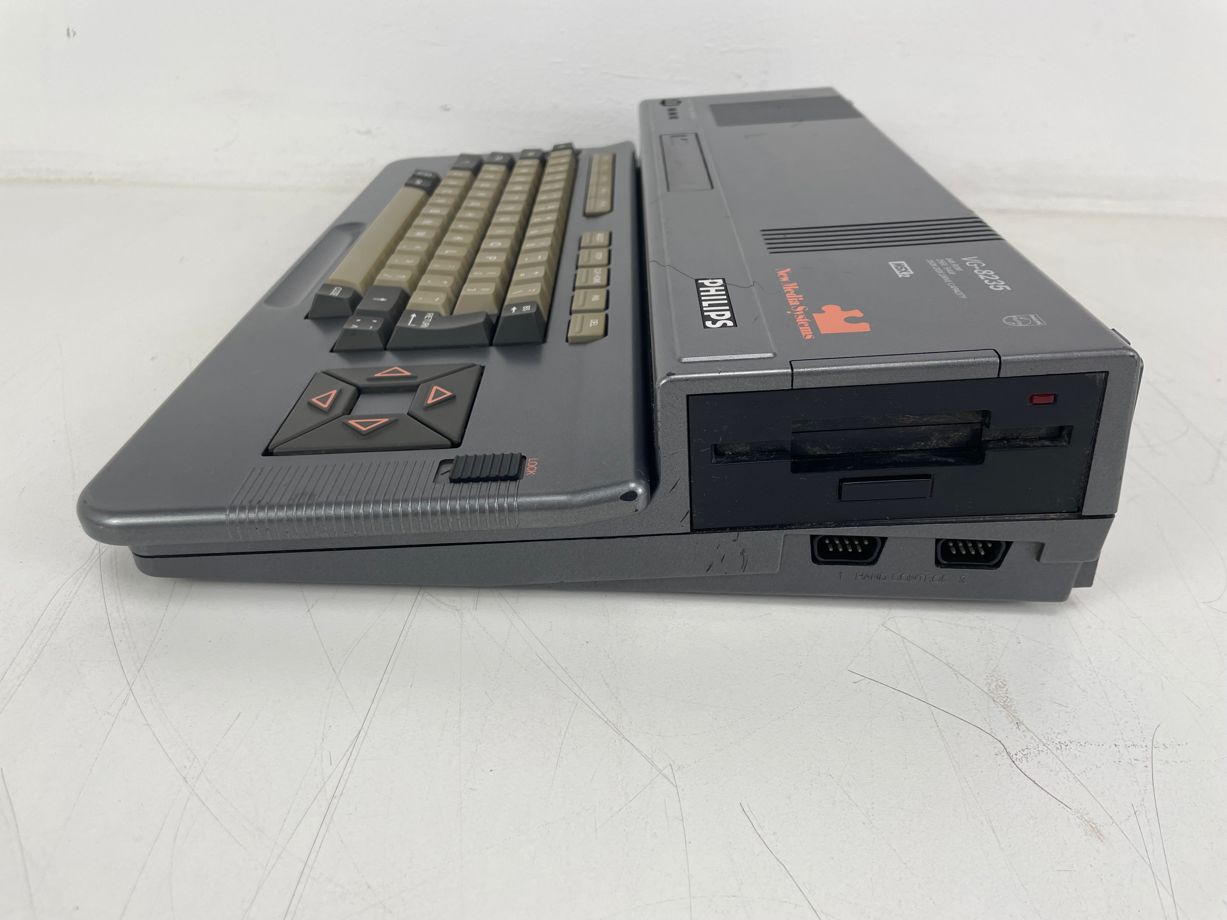 Philips - VG-8235 - MSX2 - QWERTY - Retro Computer - As Is