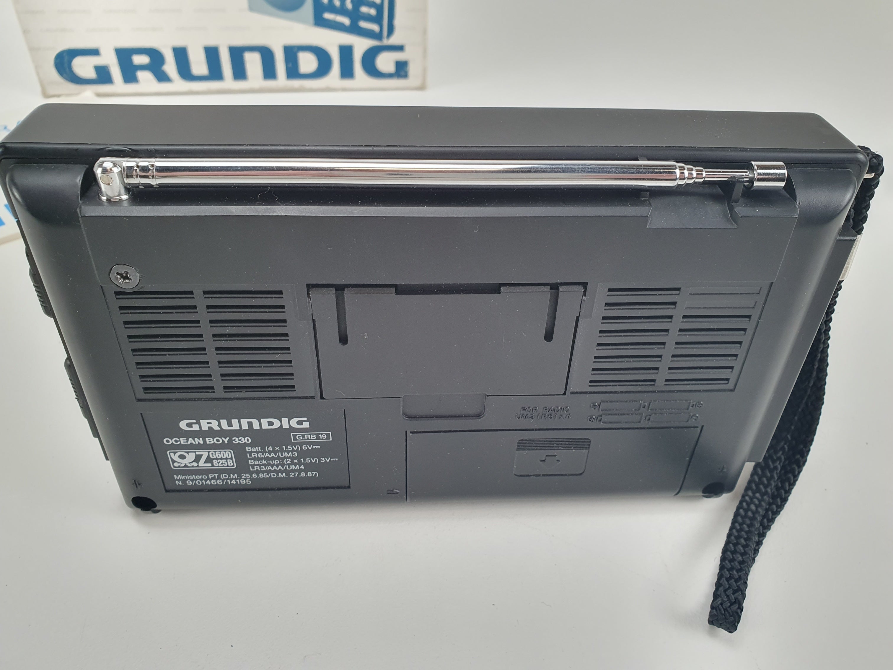 Grundig Ocean Boy 330 draagbare radio - Zo goed als nieuw in doos