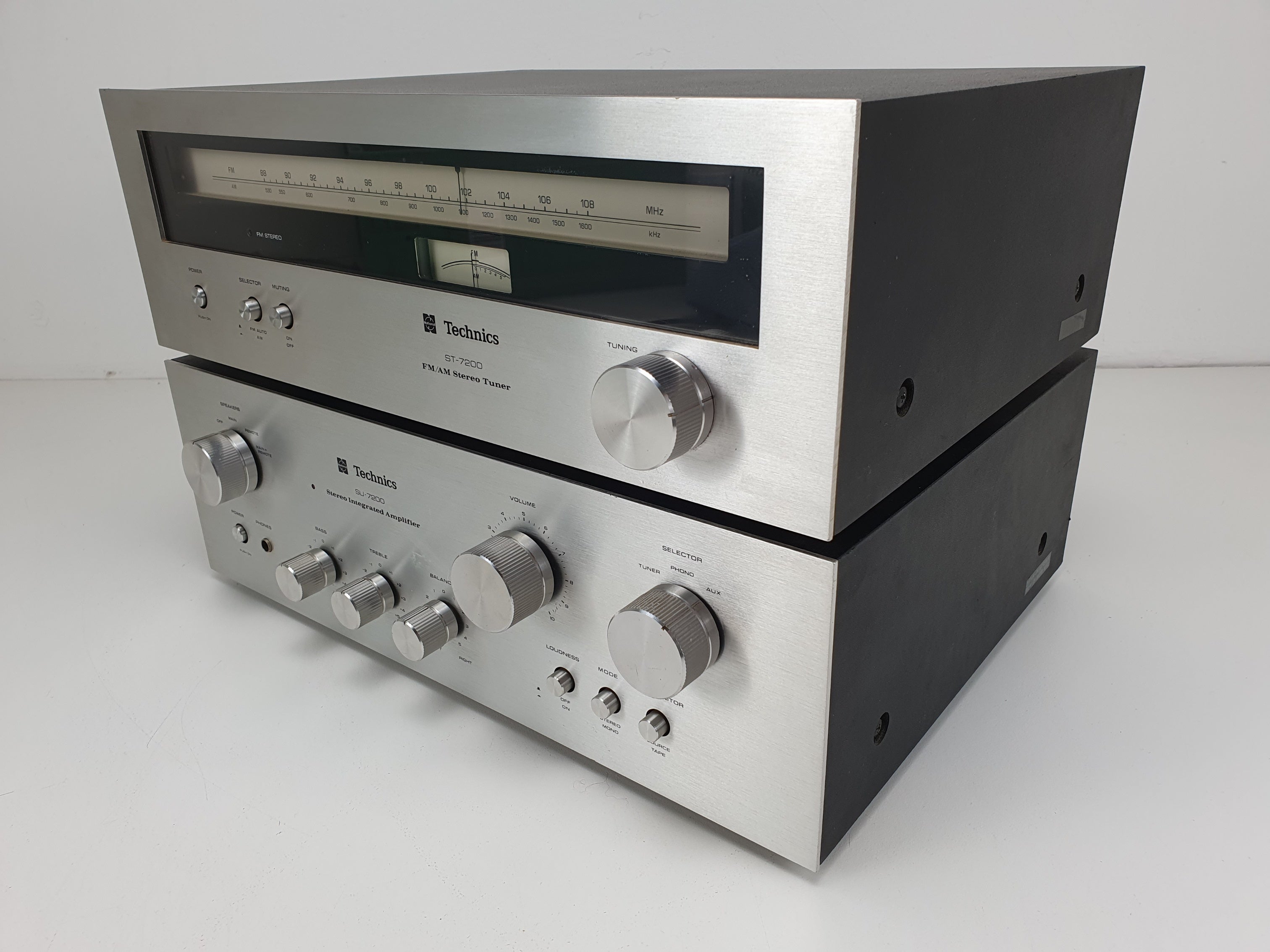 Technics ST-7200 Tuner - SU-7200 Integrated amplifier - Nice set