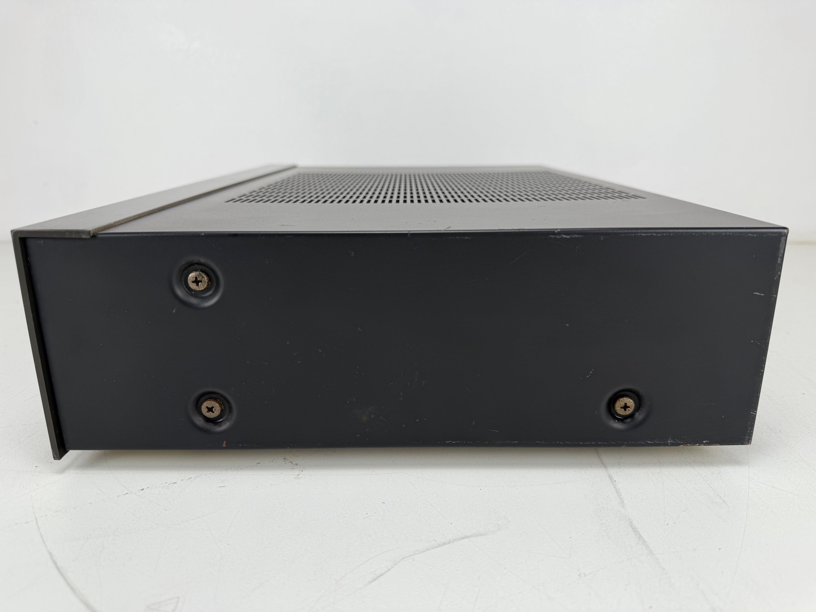 Akai AM-U02 stereo geïntegreerde versterker