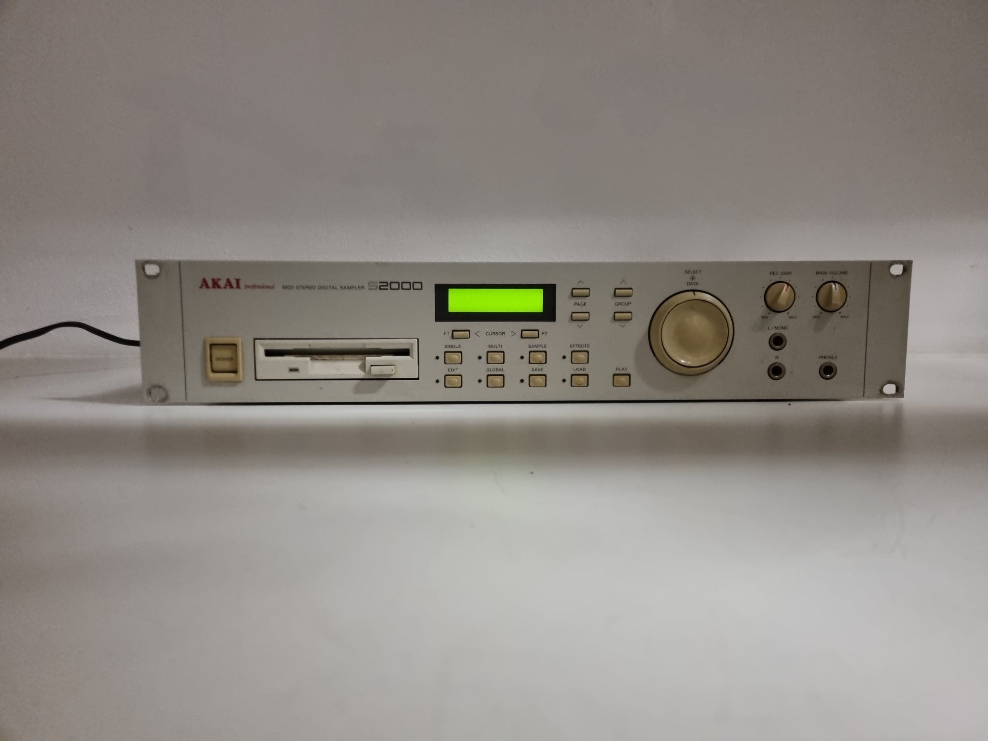 Akai S2000 MIDI Stereo Digitale Sampler - voeding getest - Verkocht zoals hij is