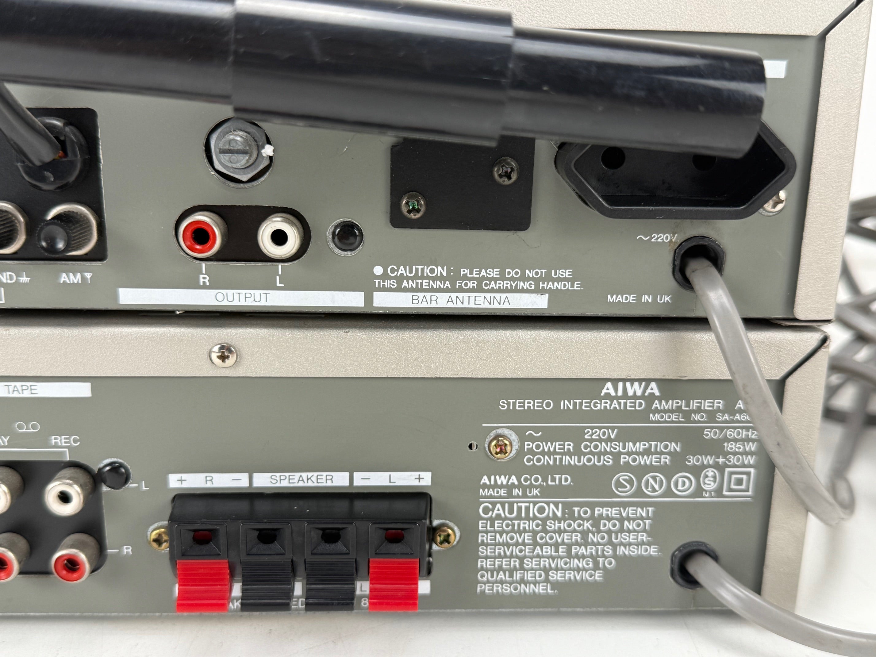 Aiwa R50 FM-stereo tuner / A60 stereo geïntegreerde versterkerset