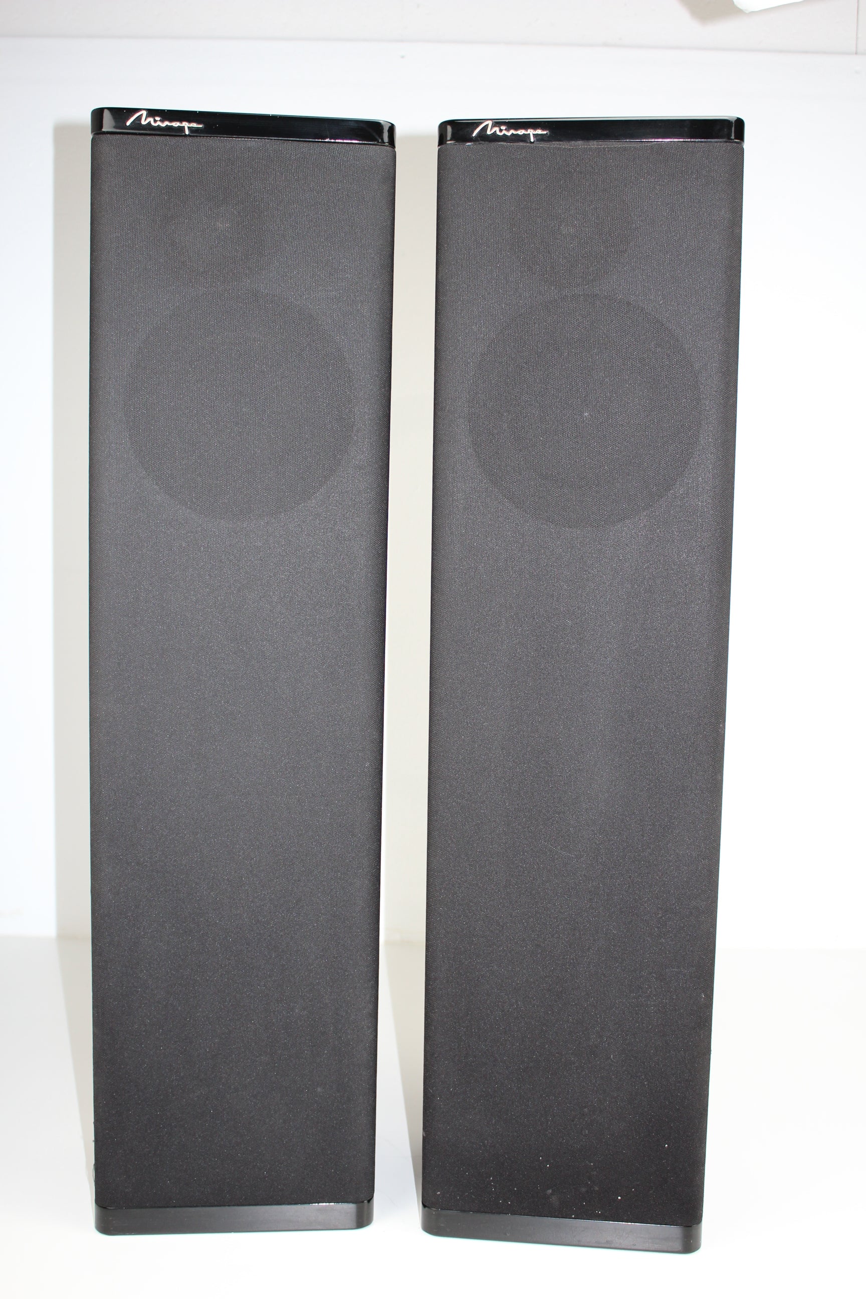 The mirrage M-590i bipolar speakers - Great sounding and fully working
