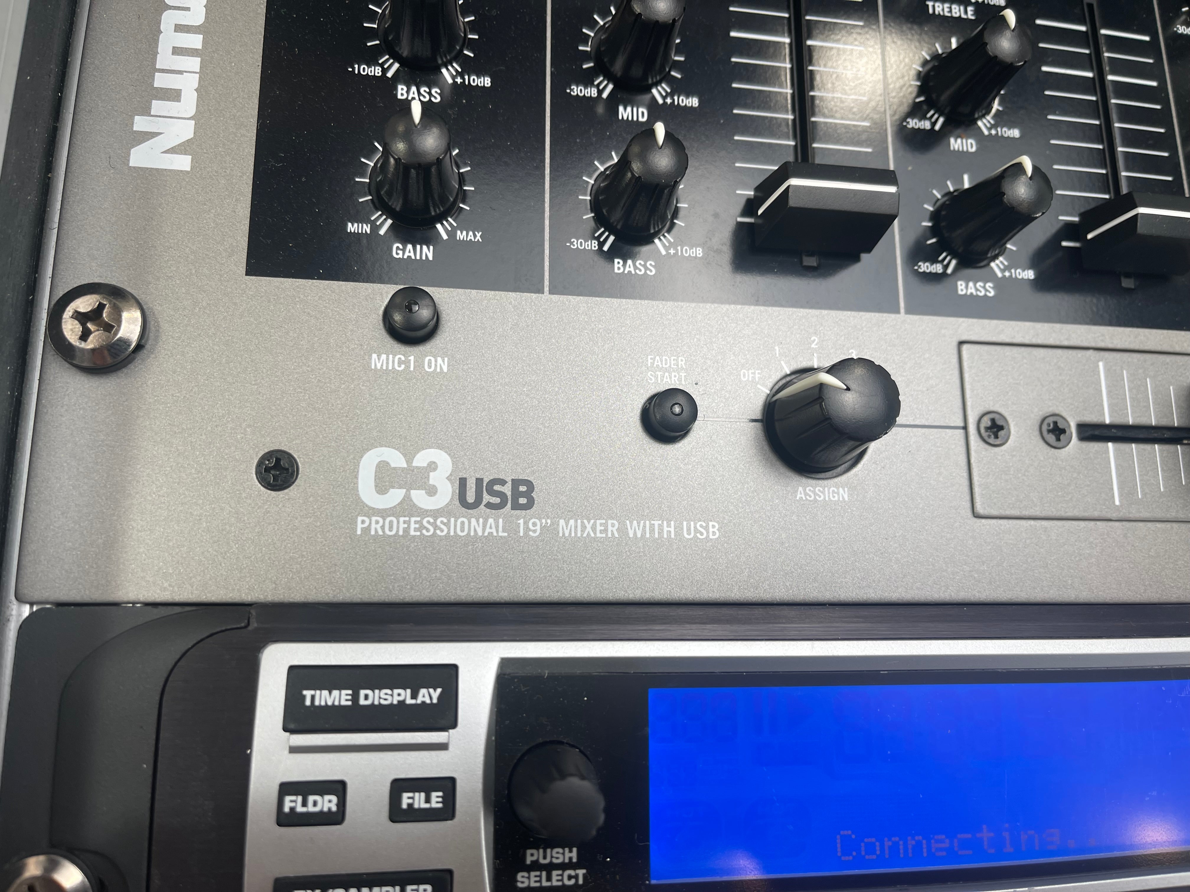 Numark C3 USB DJ Mixer - DMC 2 Software controller- In Flight Case