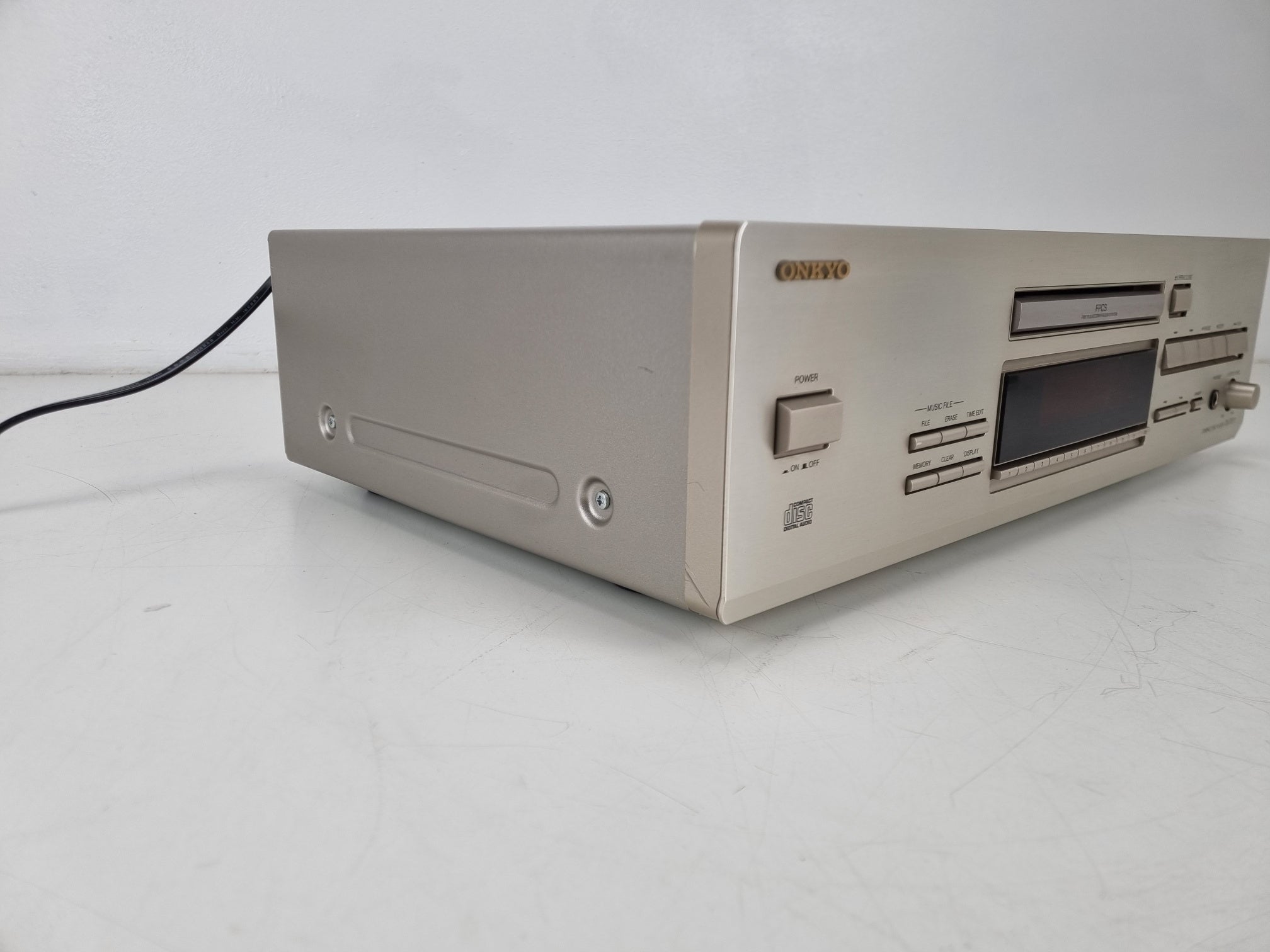 Onkyo DX-7511 - Compact Disc Player - Sold as is!