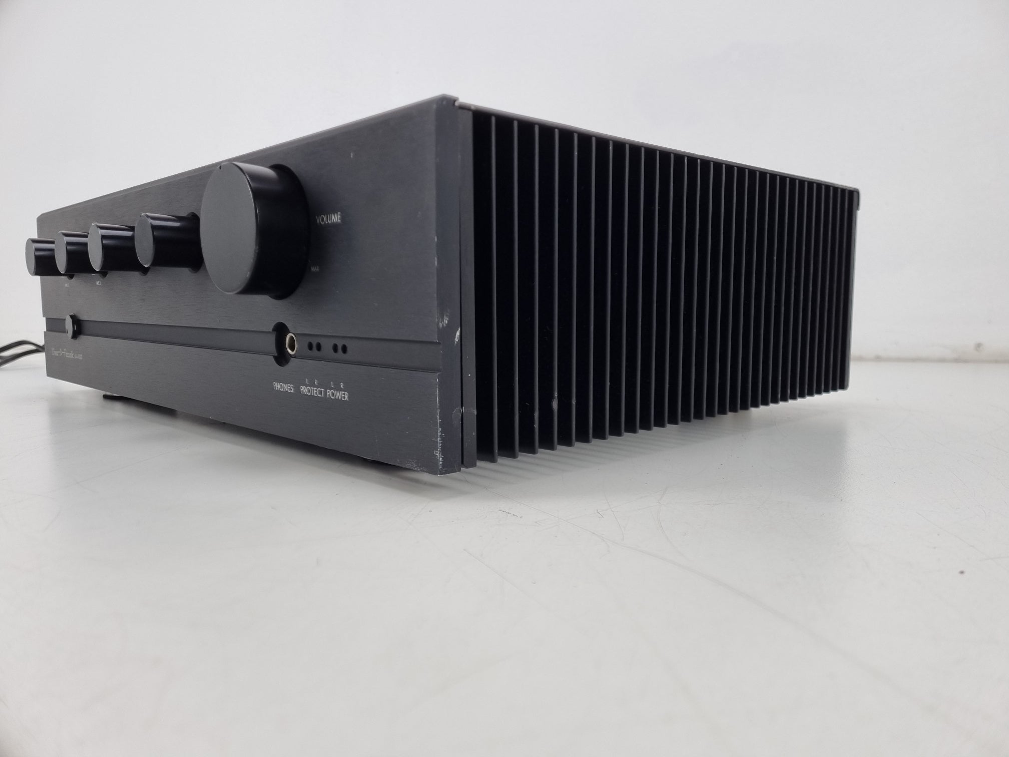 Linear Acoustic LA-V100 - Stereo-versterker, echte klasse A - Volledig nagekeken