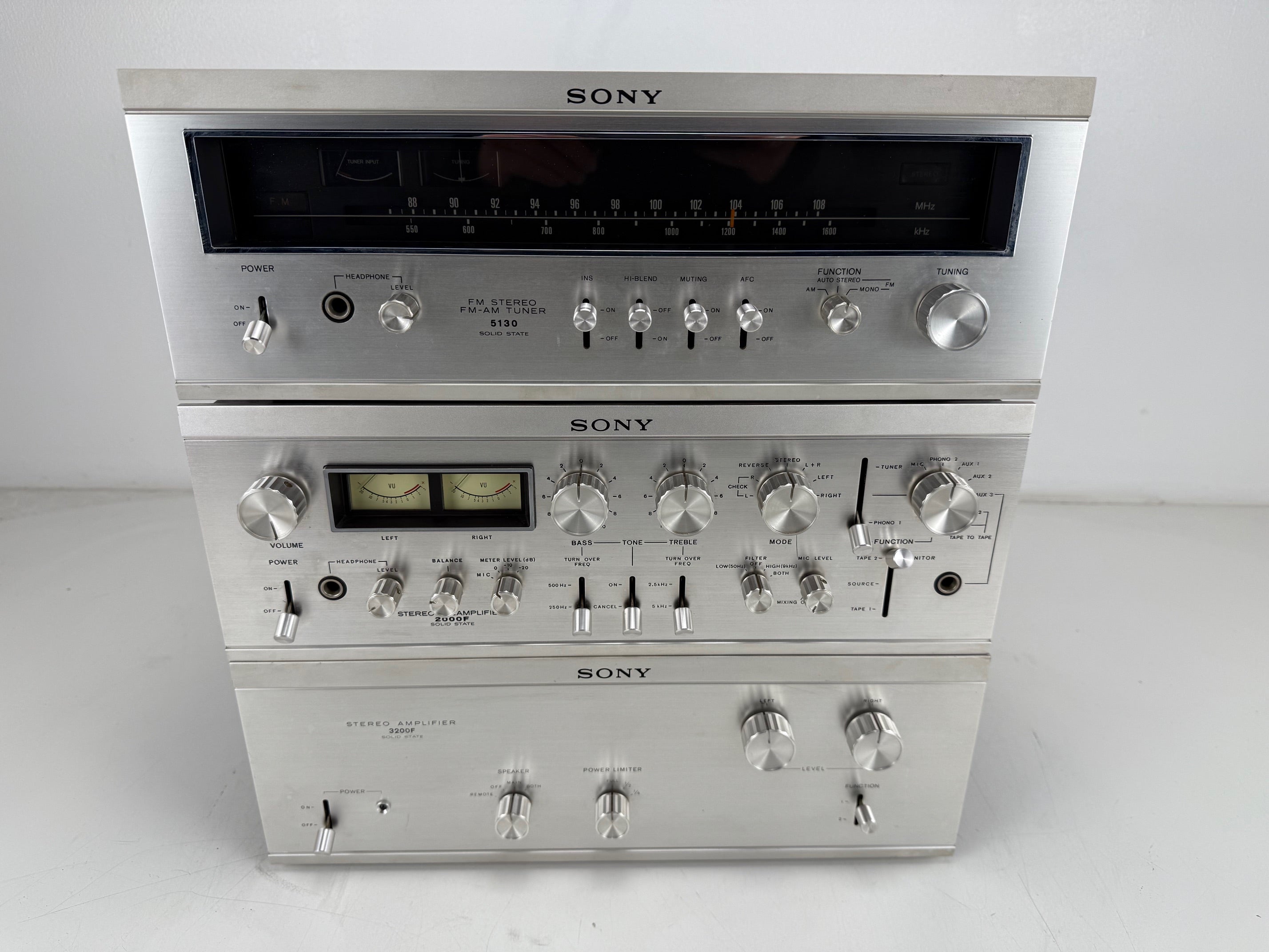 Sony ST - 5130 Tuner / TA - 2000F Pre Amplifier / TA - 3200F Stereo Amplifier set