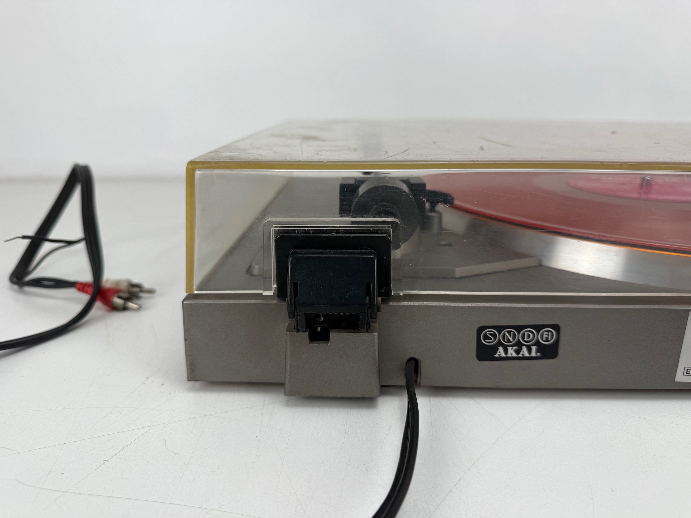 Akai AP-D210 Direct Drive draaitafel met nieuwe cartridge - Parelgrijs