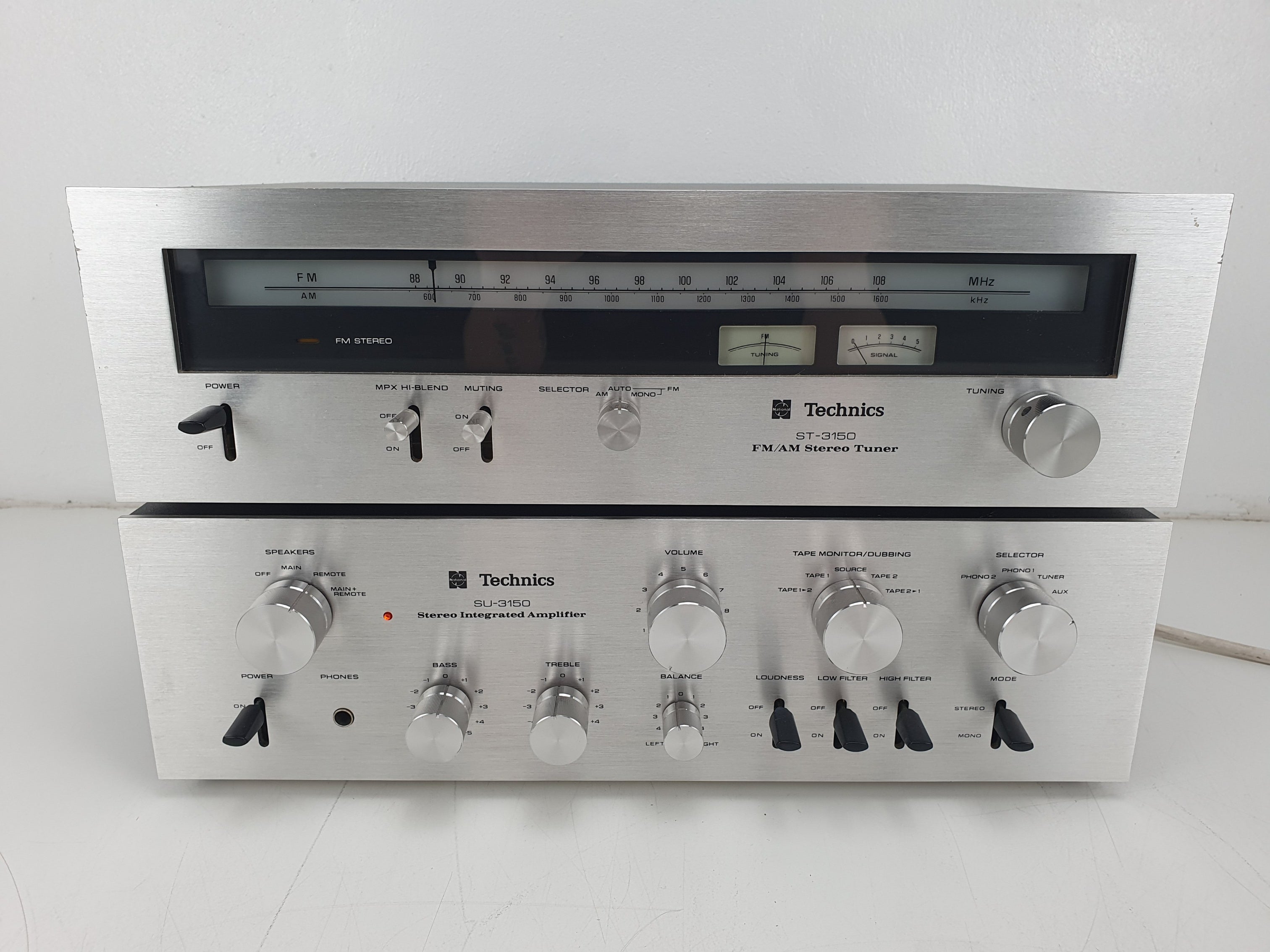 Technics SU-3150 Integrated Amplifier - ST-3159 Tuner - Nice set