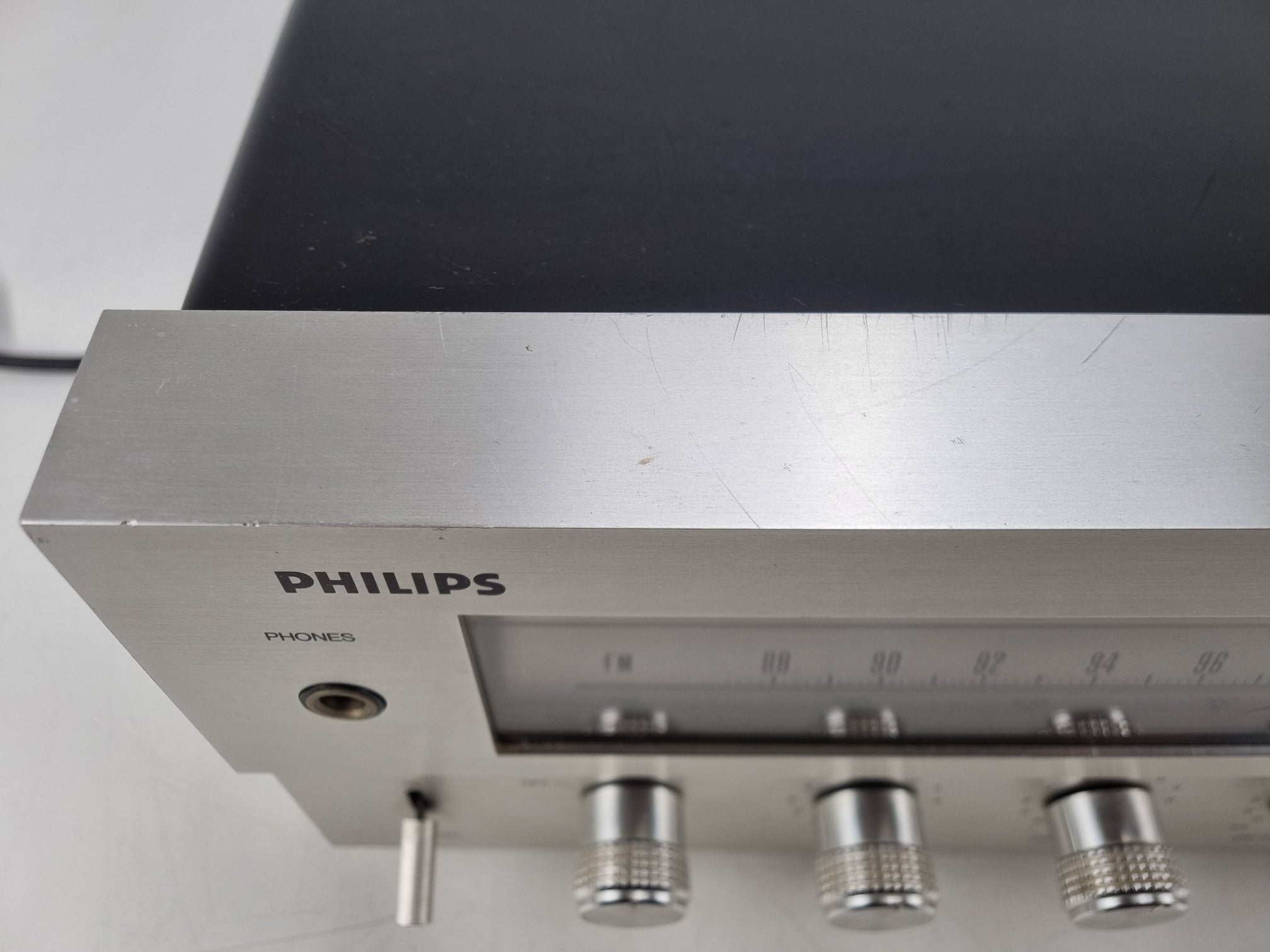 Philips AH-683- AM-FM STEREO RECEIVER- PotsCleaned - Replaced one switch - New lights