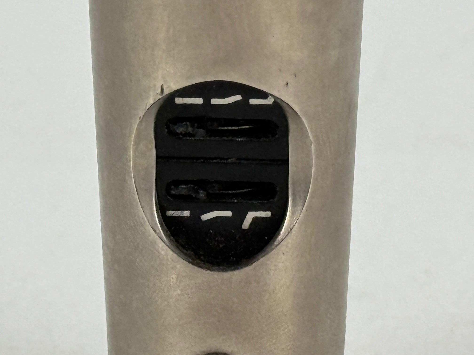 AKG D330BT dynamische hypercardioïde microfoon met etui