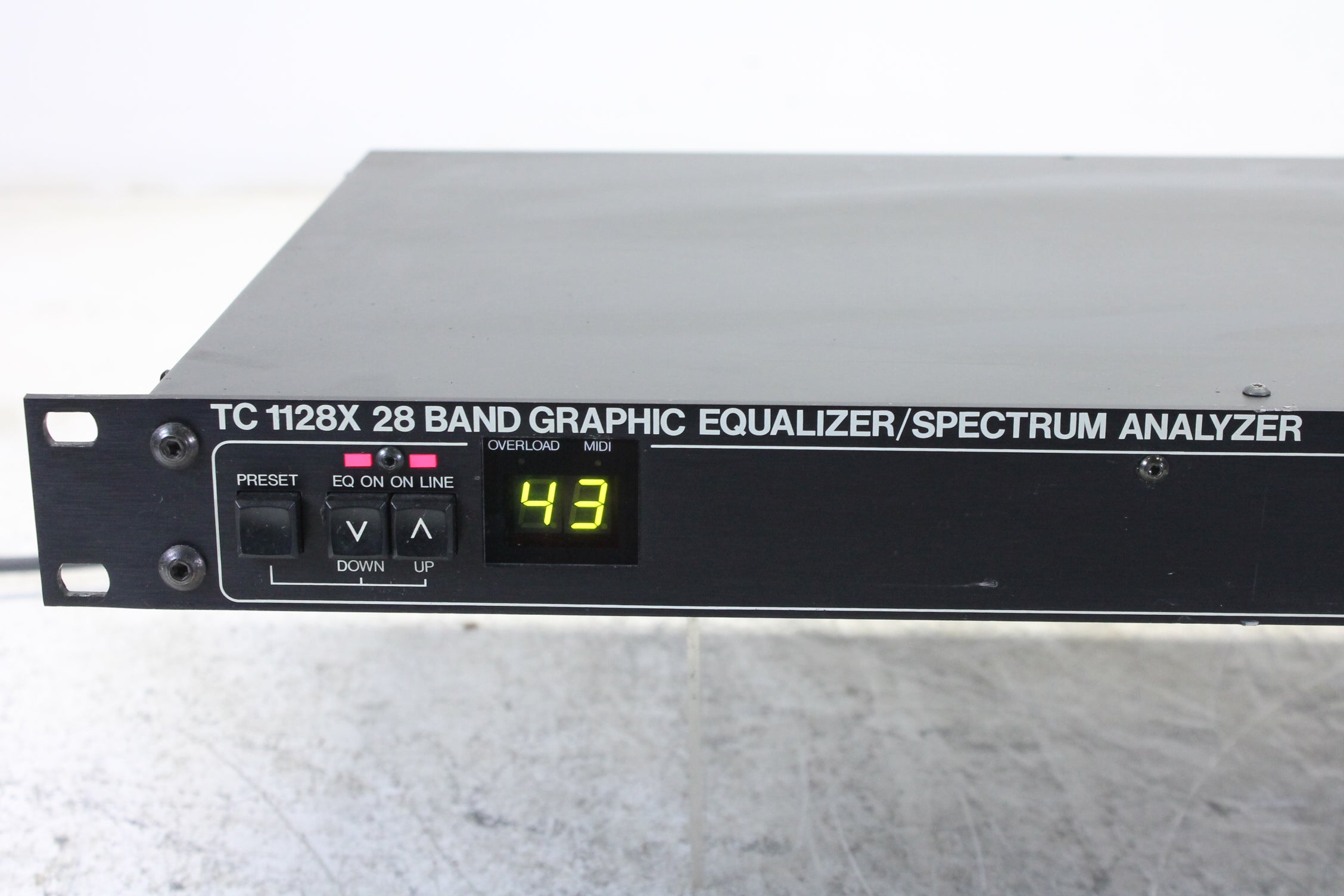TC Electronic TC 1128X 28 band graphic equalizer/spectrum analyzer (No.5)