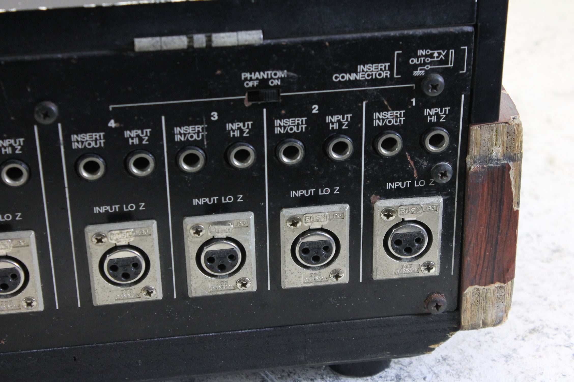 Yamaha 2408M 24-kanaals monitor mengpaneel