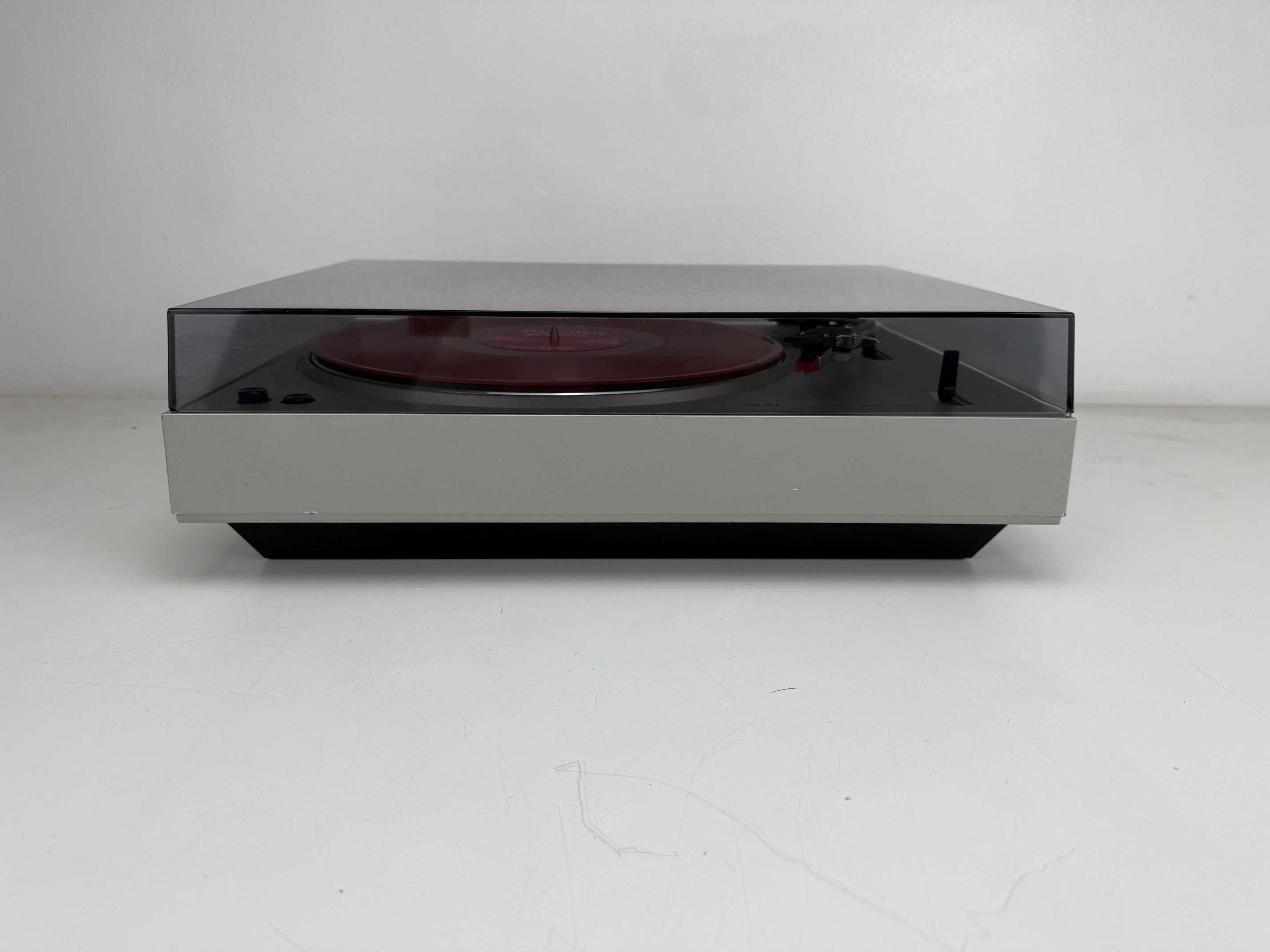 Akai AP-001 draaitafel met riemaandrijving - Volledig werkend - Nieuwe riemen
