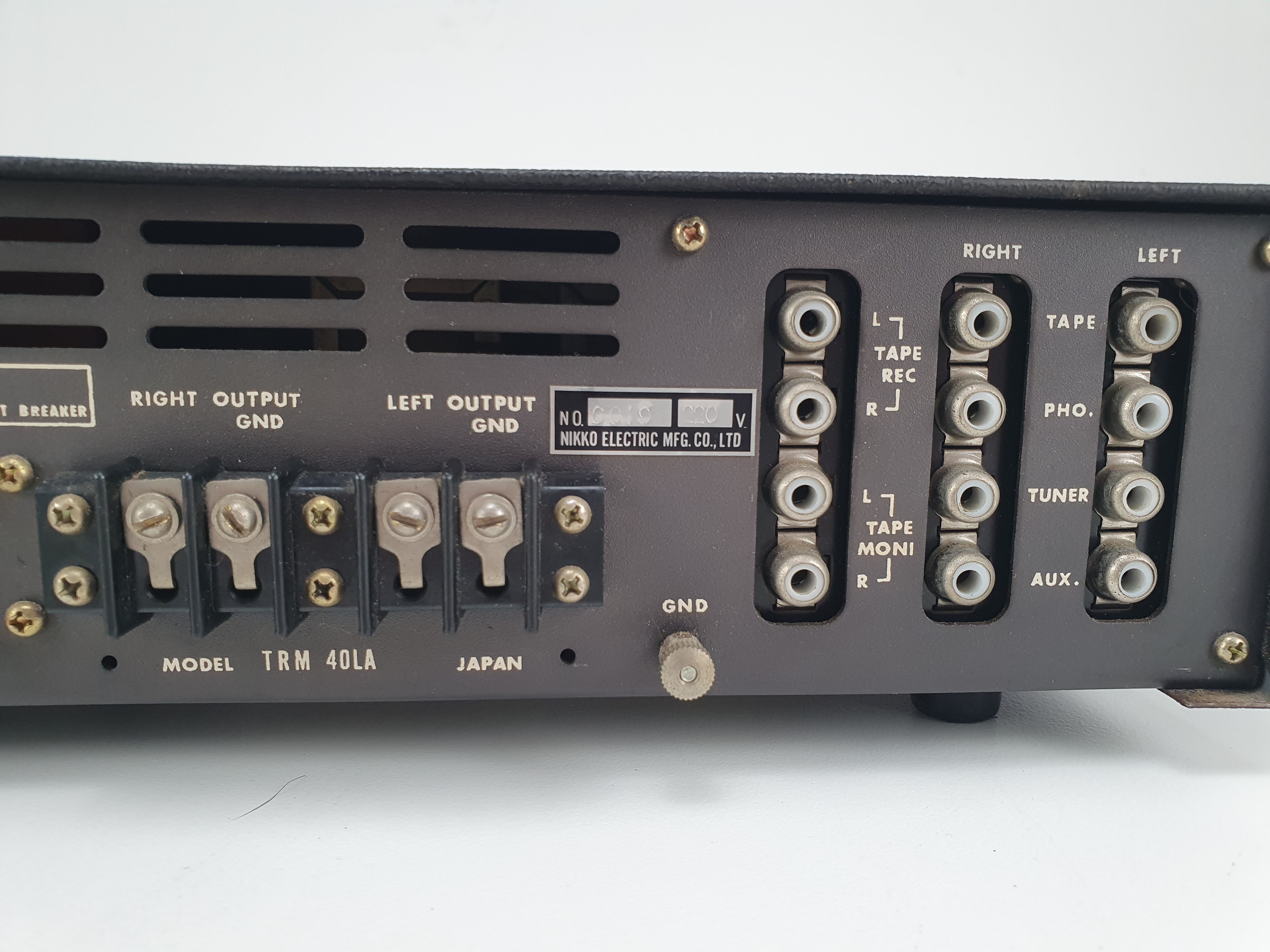 Nikko TRM40LA stereo solid-state versterker - onderhoud uitgevoerd