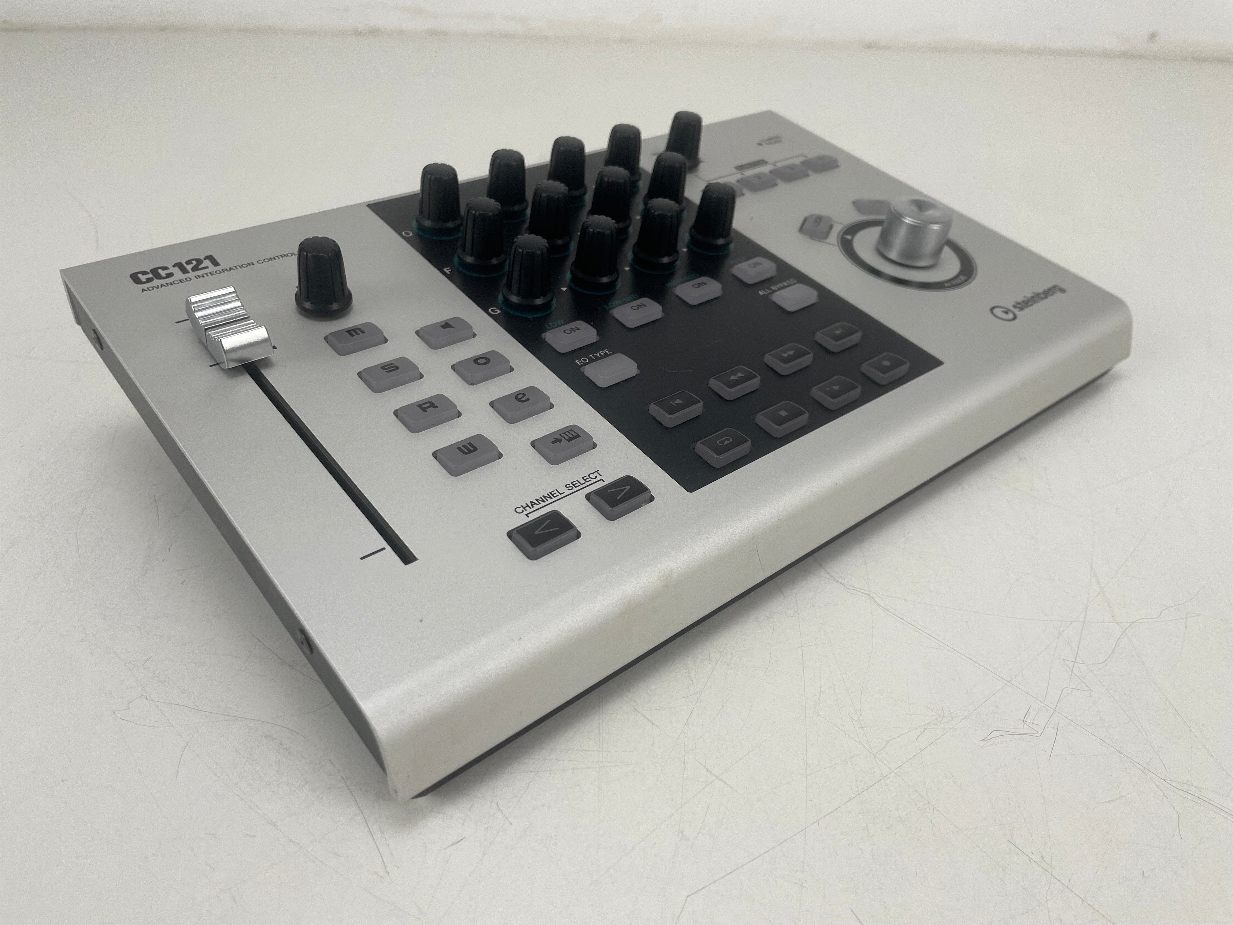 Steinberg CC121 USB DAW-controller – in nieuwstaat