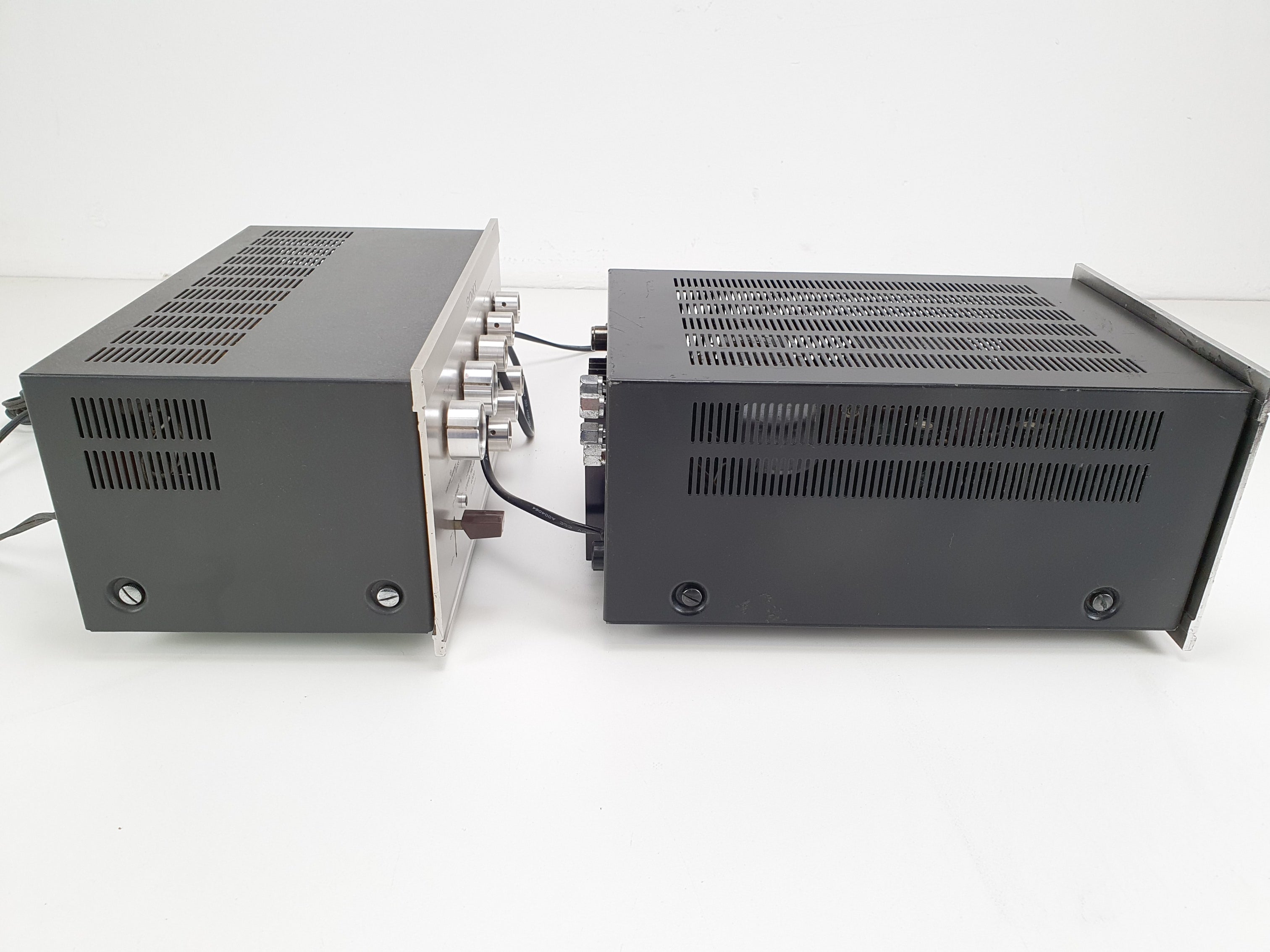Sony 3060 versterker (volledig nagekeken) - 4300 voorversterker - Mooie set