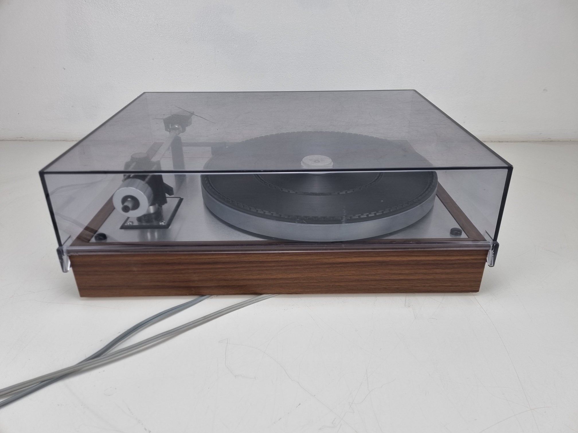 Thorens TD 165 -  with Philips 401 needle - Nice Dust Cover - Great condition