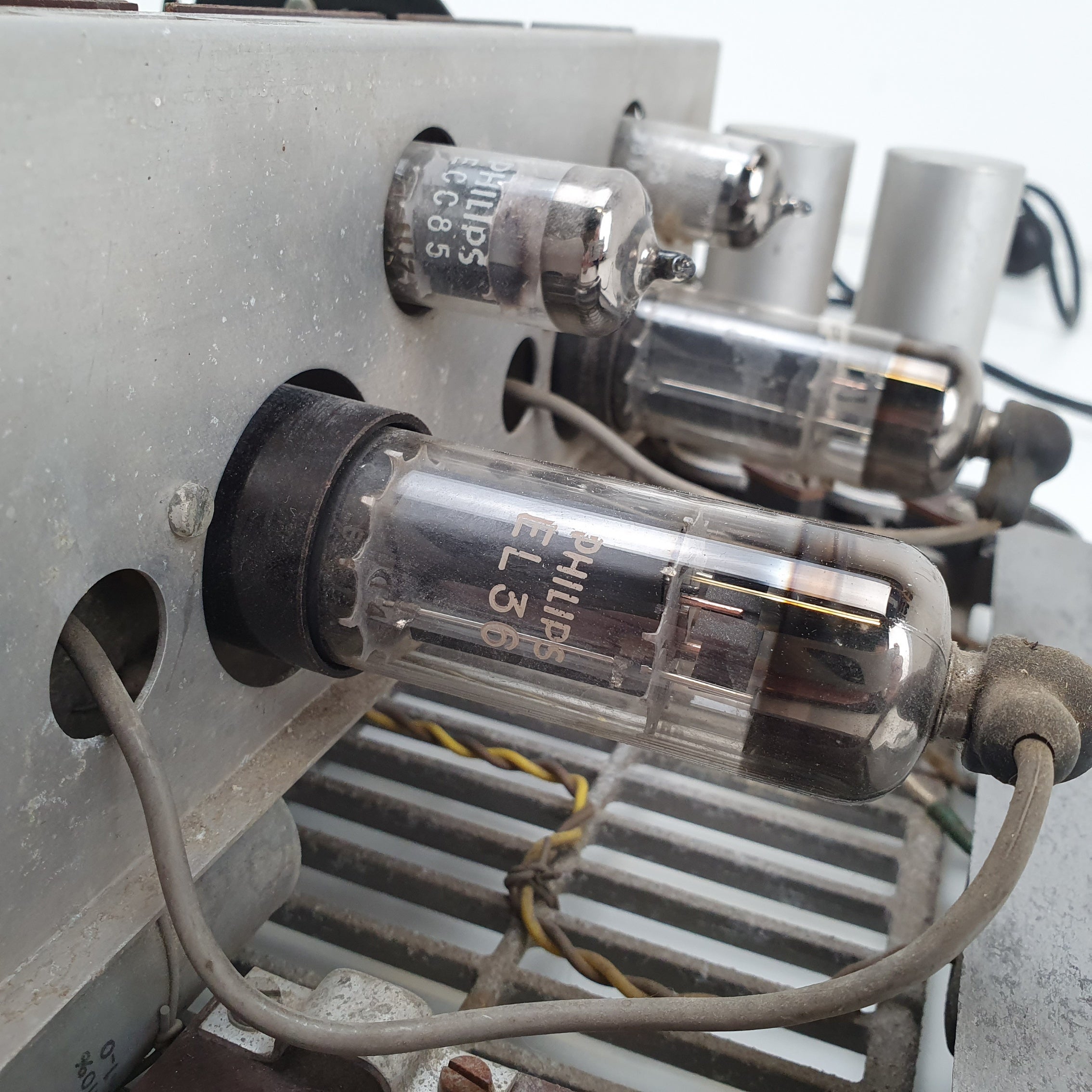 Philips EL 6415 4-kanaals buizenmixer/versterker met EL36- en ECC85-buizen