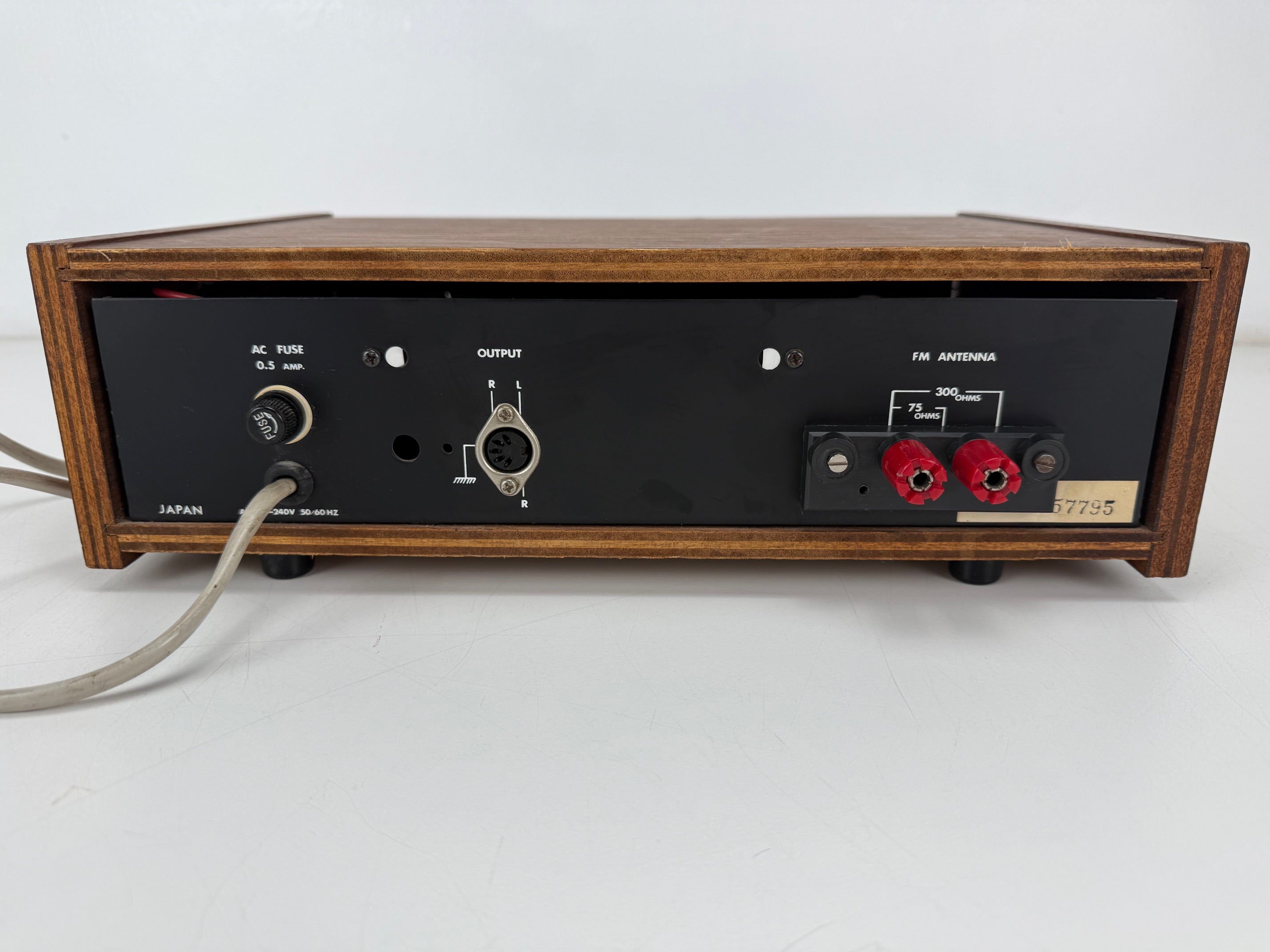 Roelofs RT-2200 AM-FM stereo tuner - Nieuwe schaalverlichting