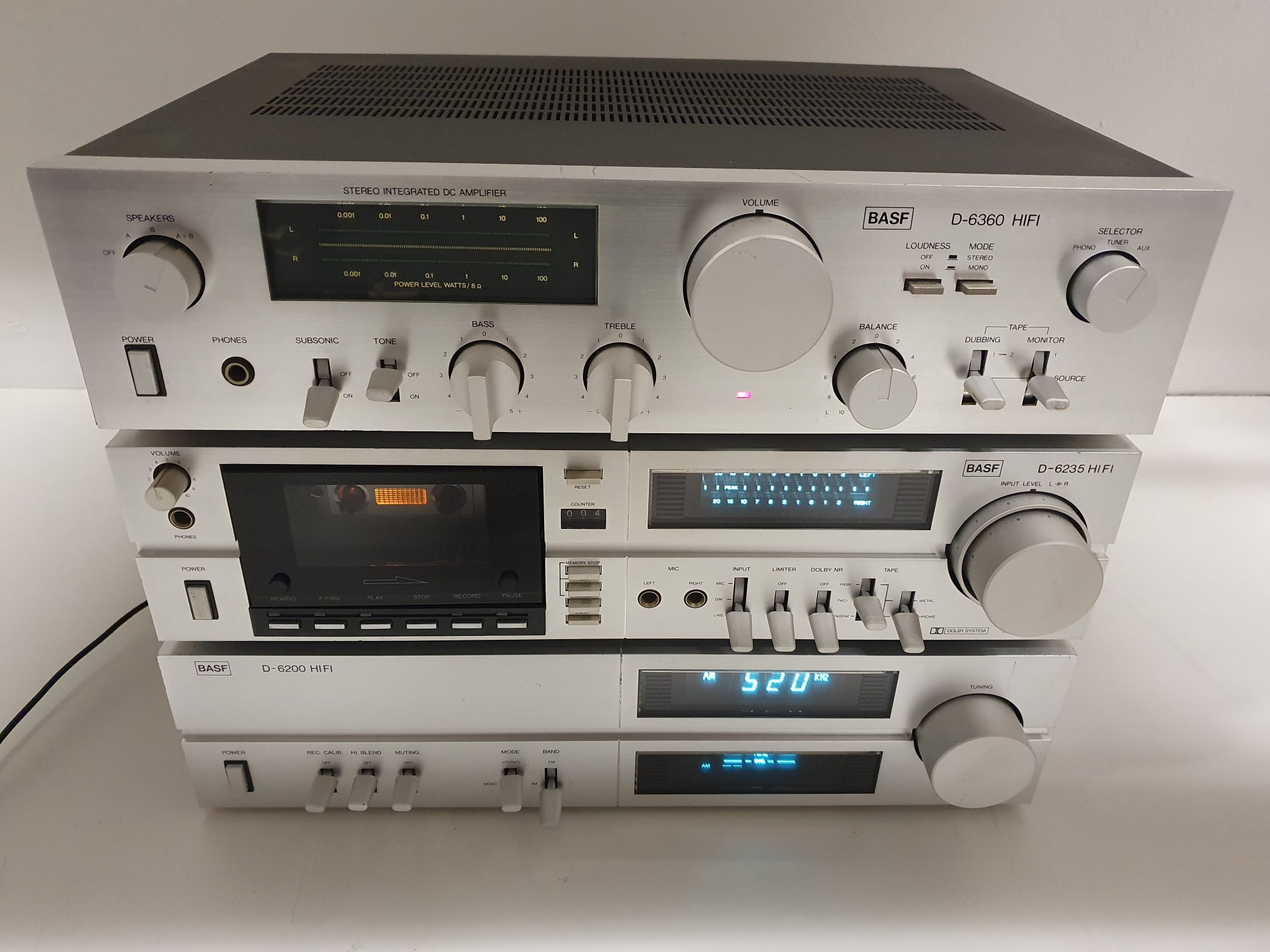 BASF Set D-6200 Tuner - D-6360 Stereo versterker D-6235 Cassettedeck