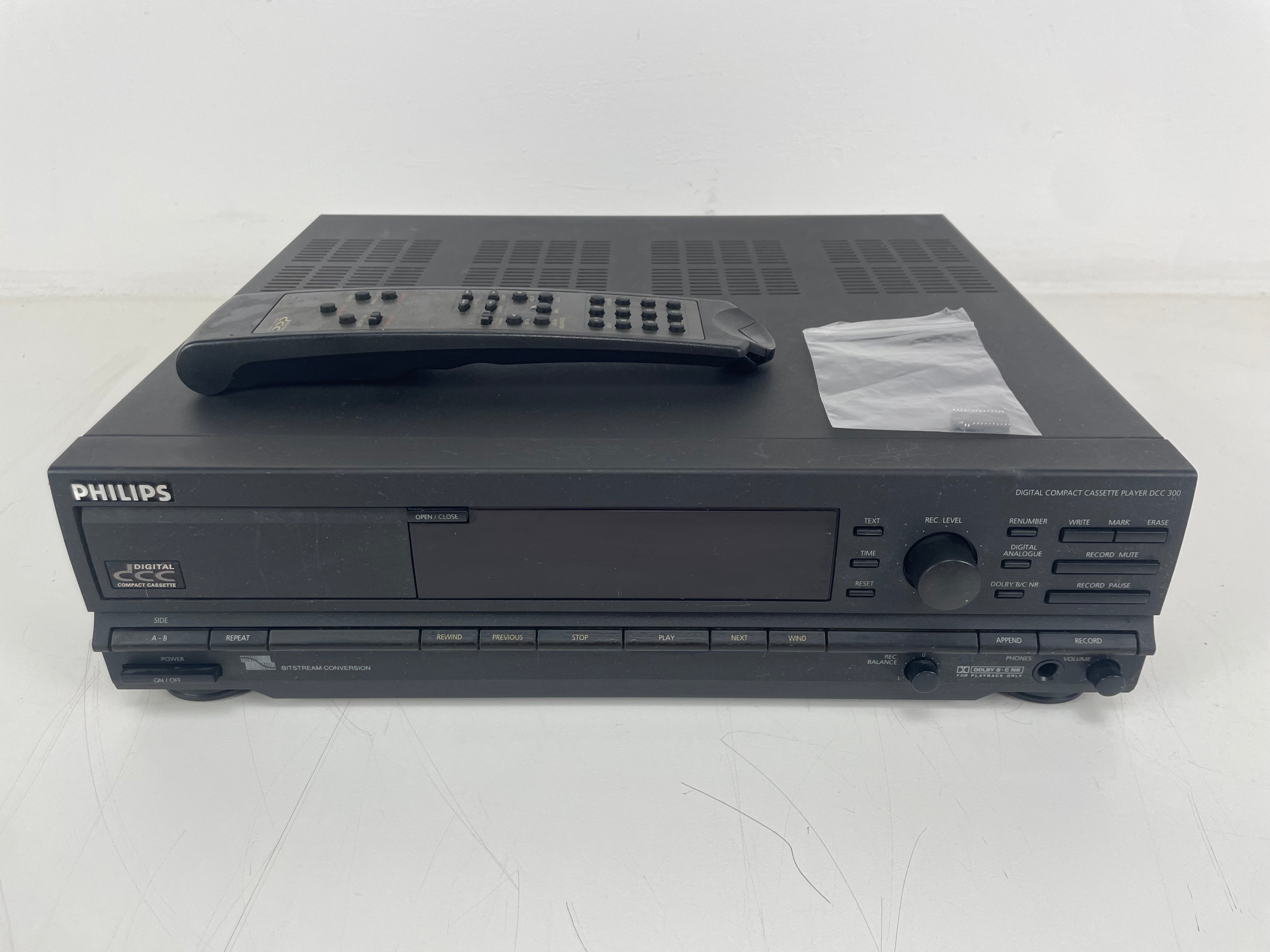 Philips - 70DCC 300/00 - Digital Compact Cassette Player - Inc. Remote