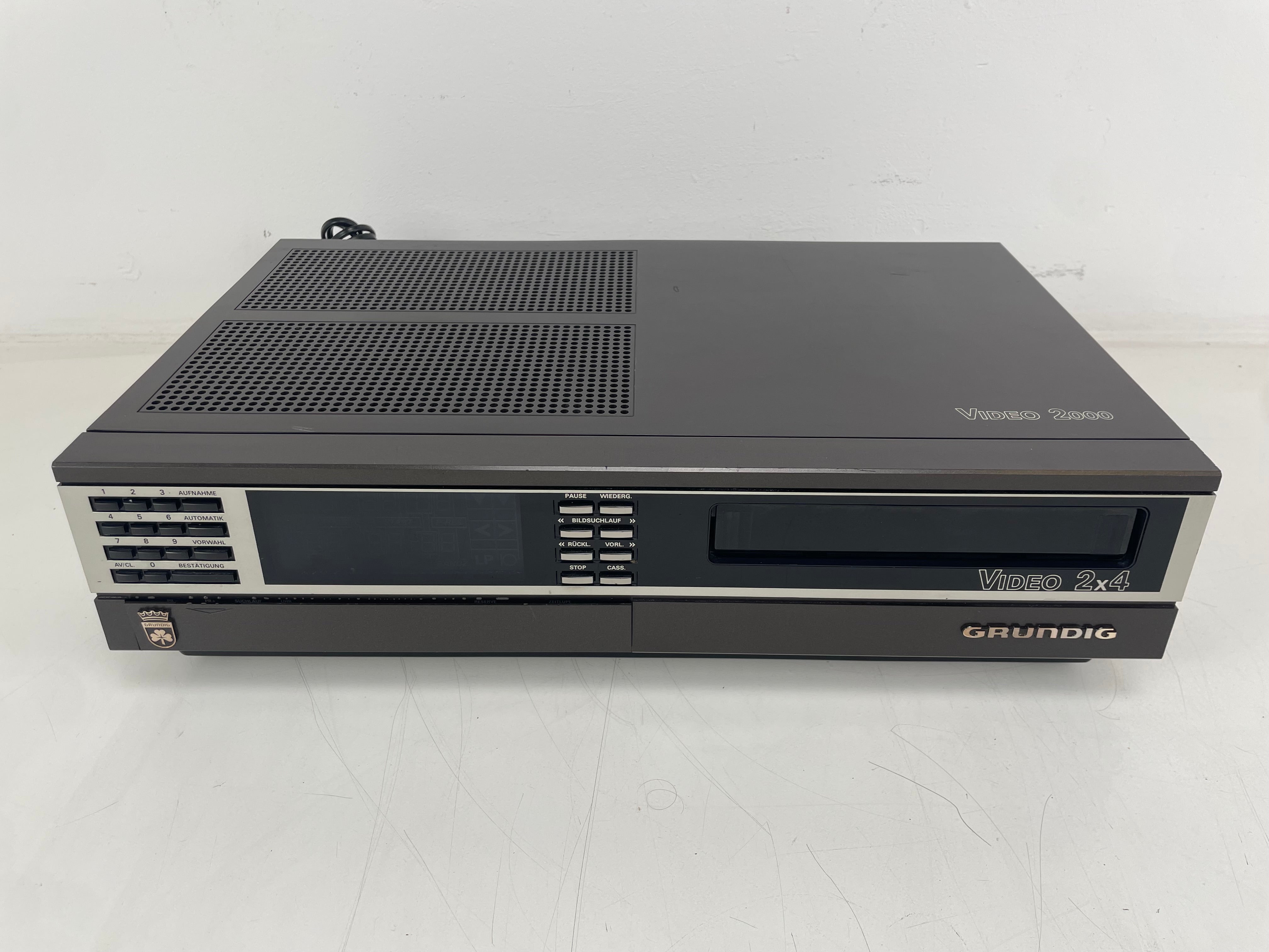 Grundig 2000a Video 2x4 – Video2000 – Video Cassette Recorder – Serviced (Recapped/Repaired)