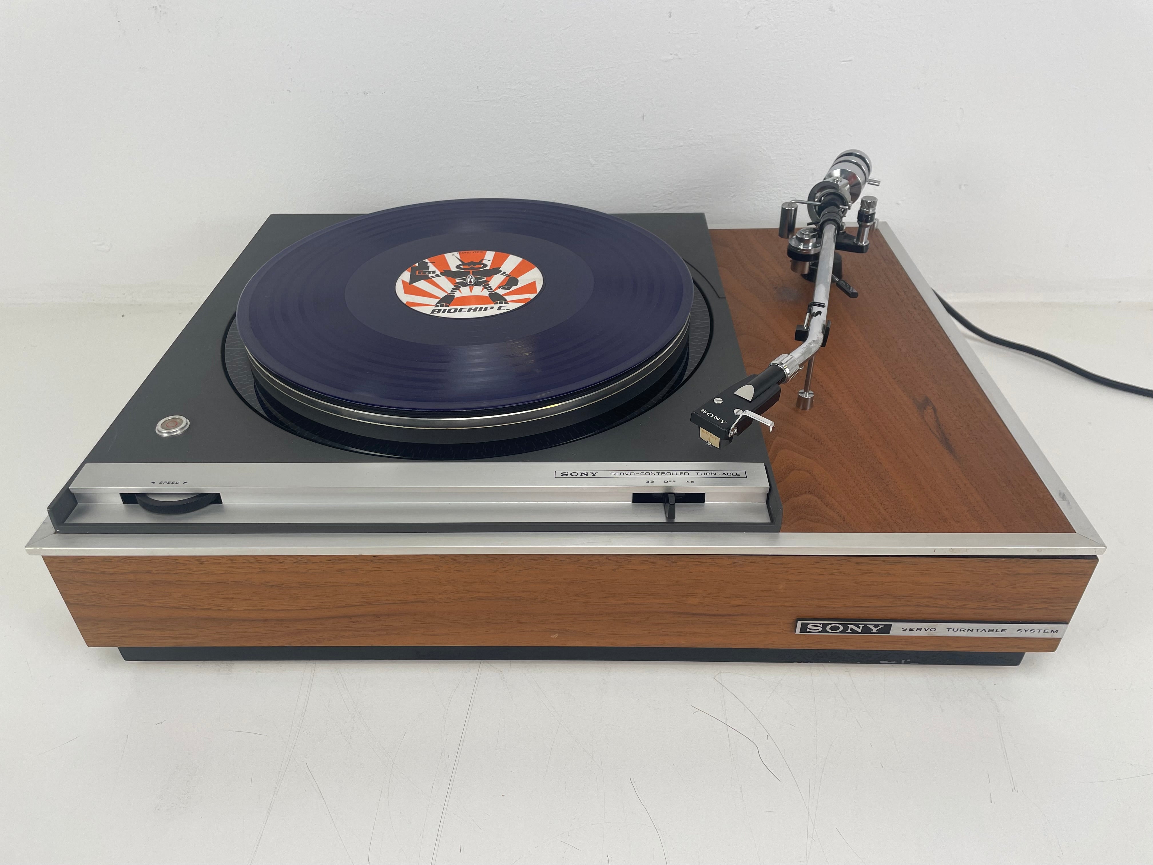 Sony - TTS-3000A - Servo-Controlled Turntable - In wooden plinth