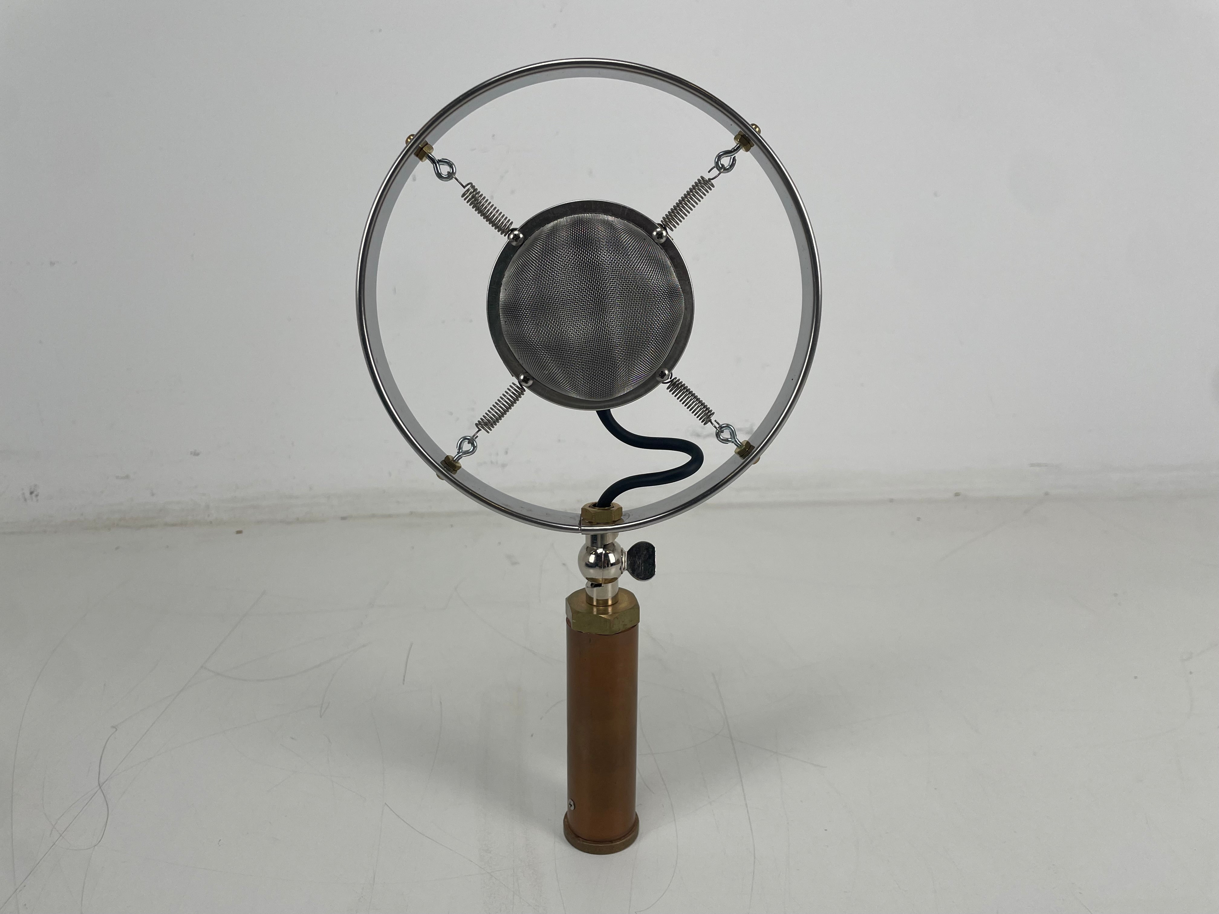 Ear Trumpet Labs - Louise - 3018 - Condenser Microphone - Inc. Case