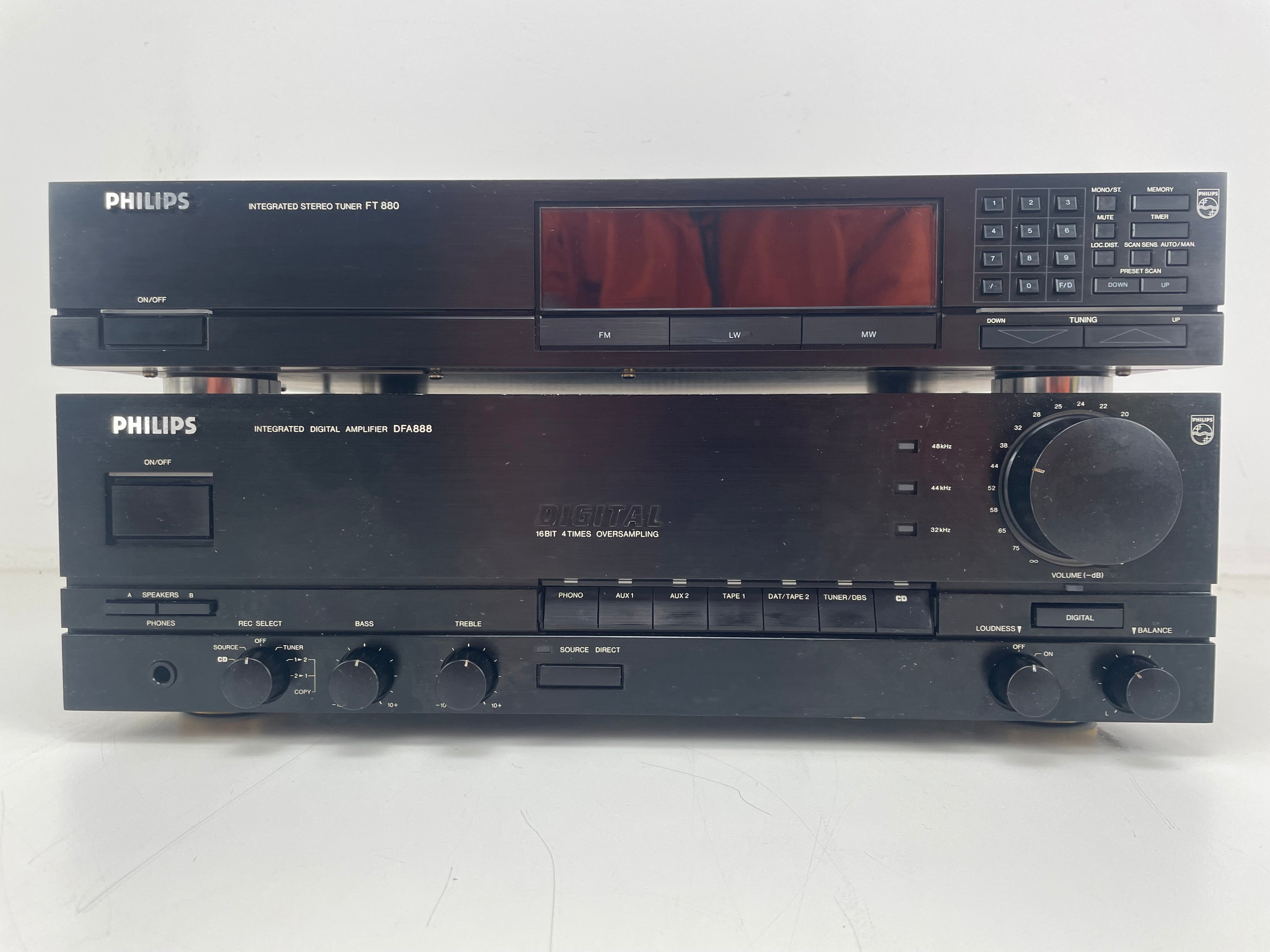 Philips - FT880 / DFA88 - Versterker + Tuner Set