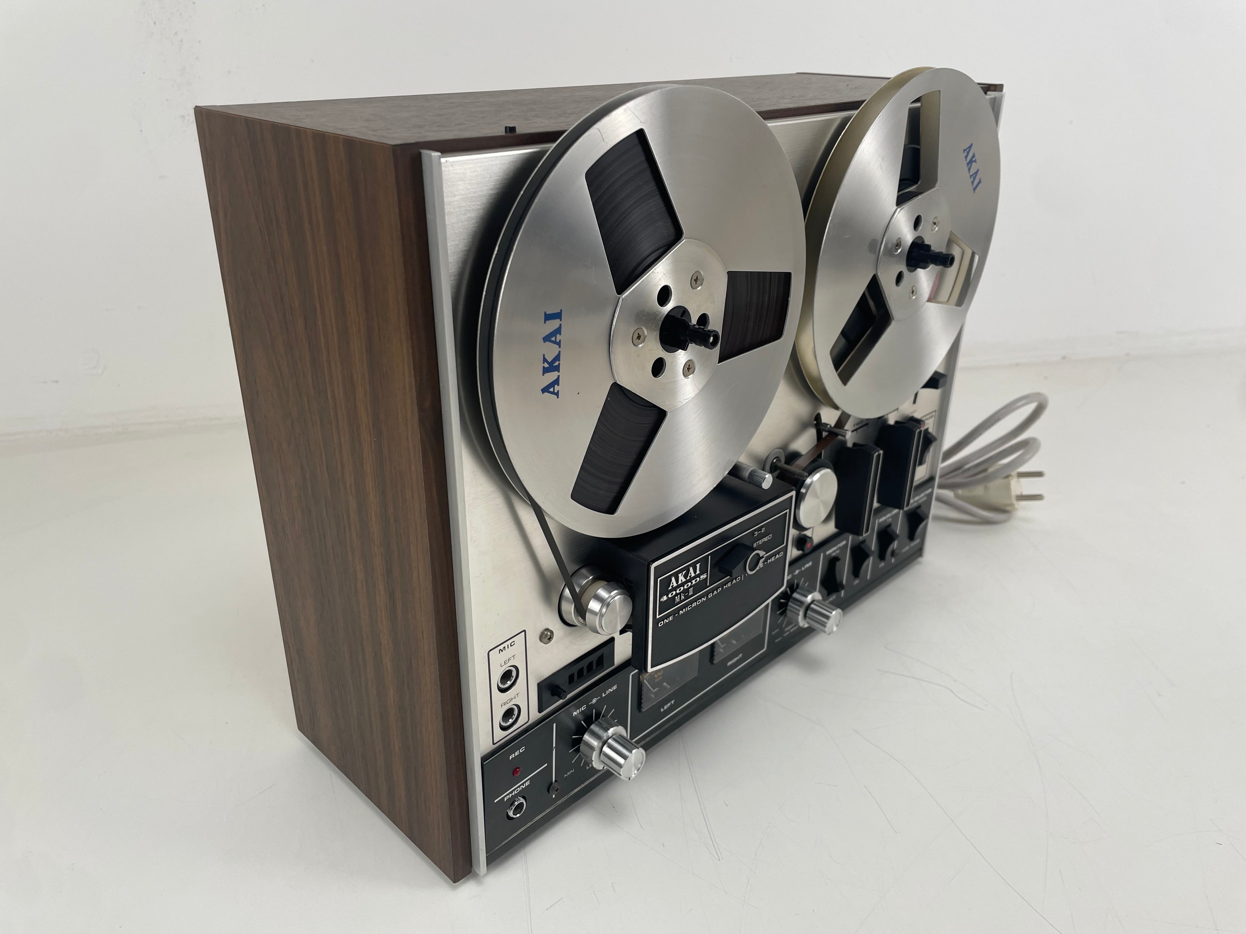 Akai - 4000DS MK2 - 18CM Reel-to-Reel Recorder - 3-Head - Serviced (Repaired/New Belts)