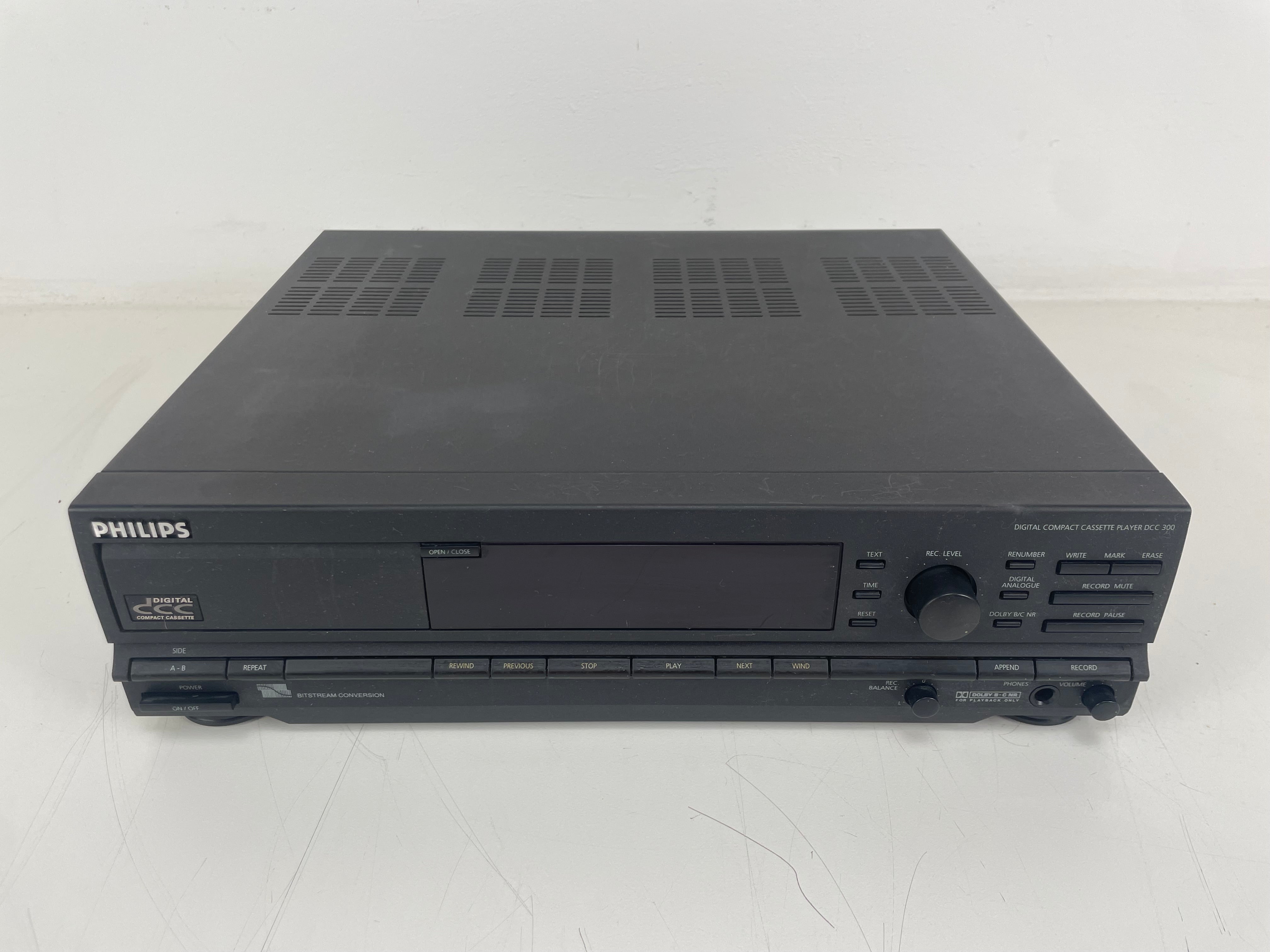 Philips - 70DCC 300/00 - Digital Compact Cassette Player - Inc. Remote