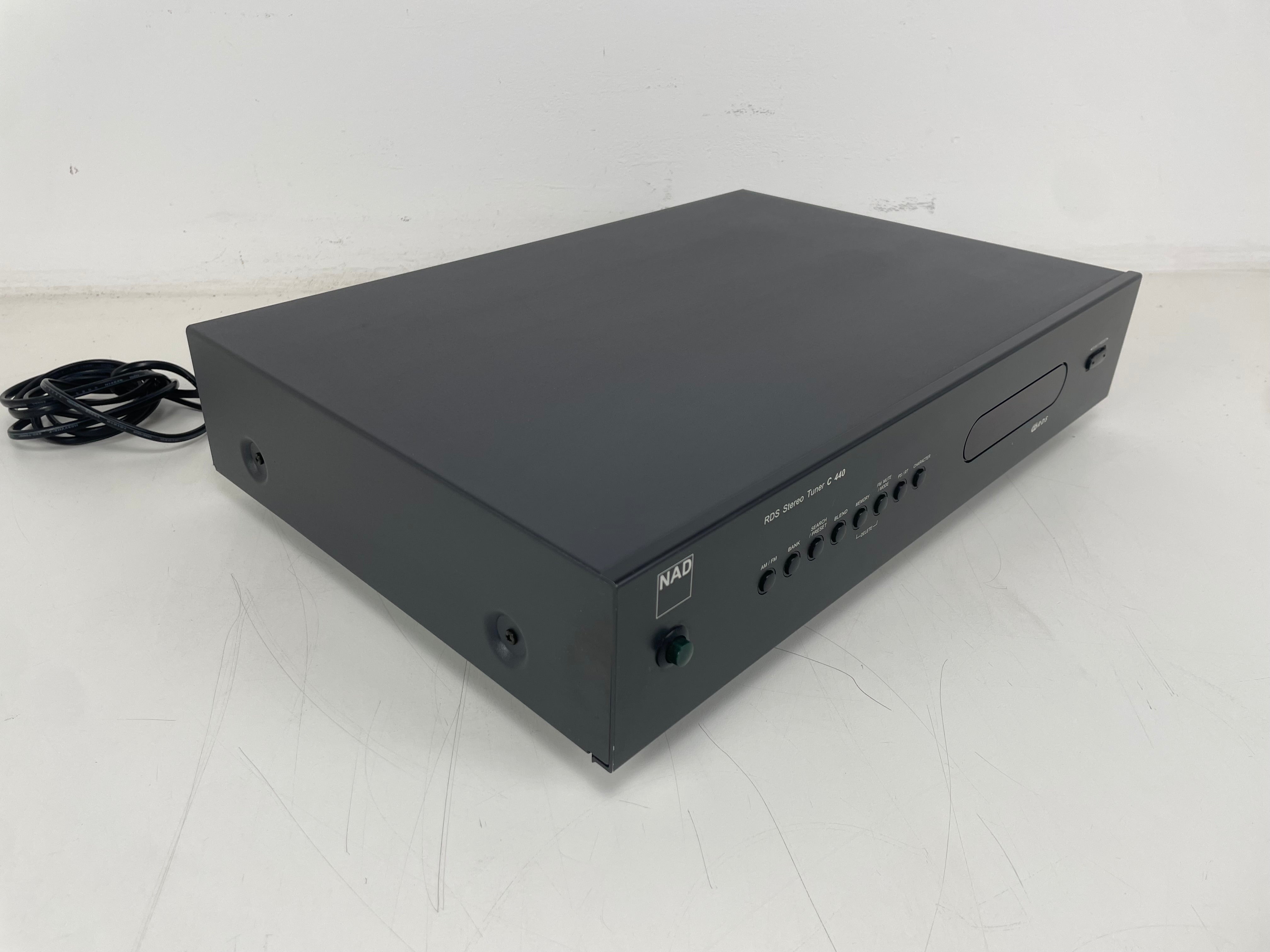 NAD - C440 - RDS Stereo Tuner