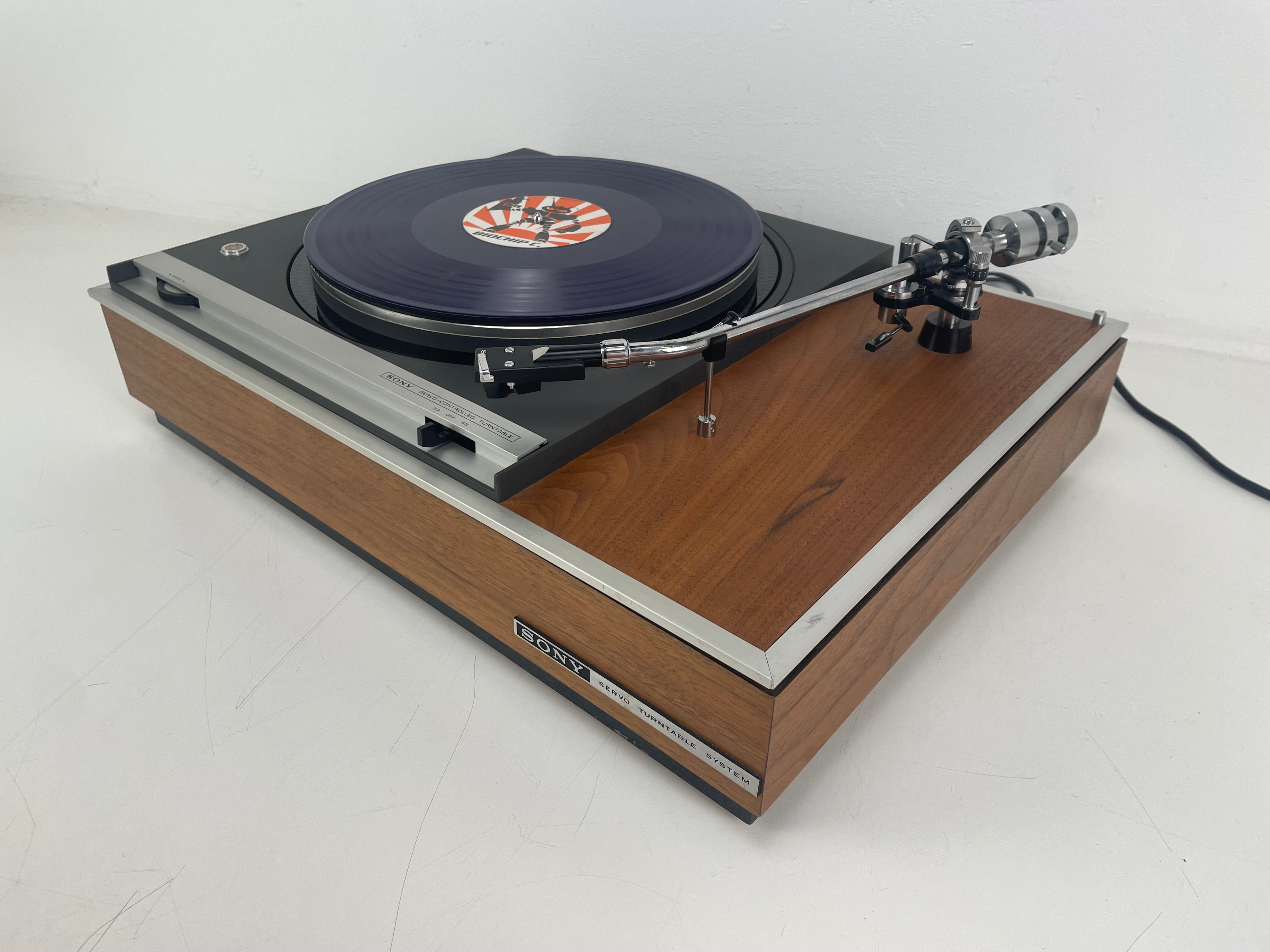 Sony - TTS-3000A - Servo-Controlled Turntable - In wooden plinth