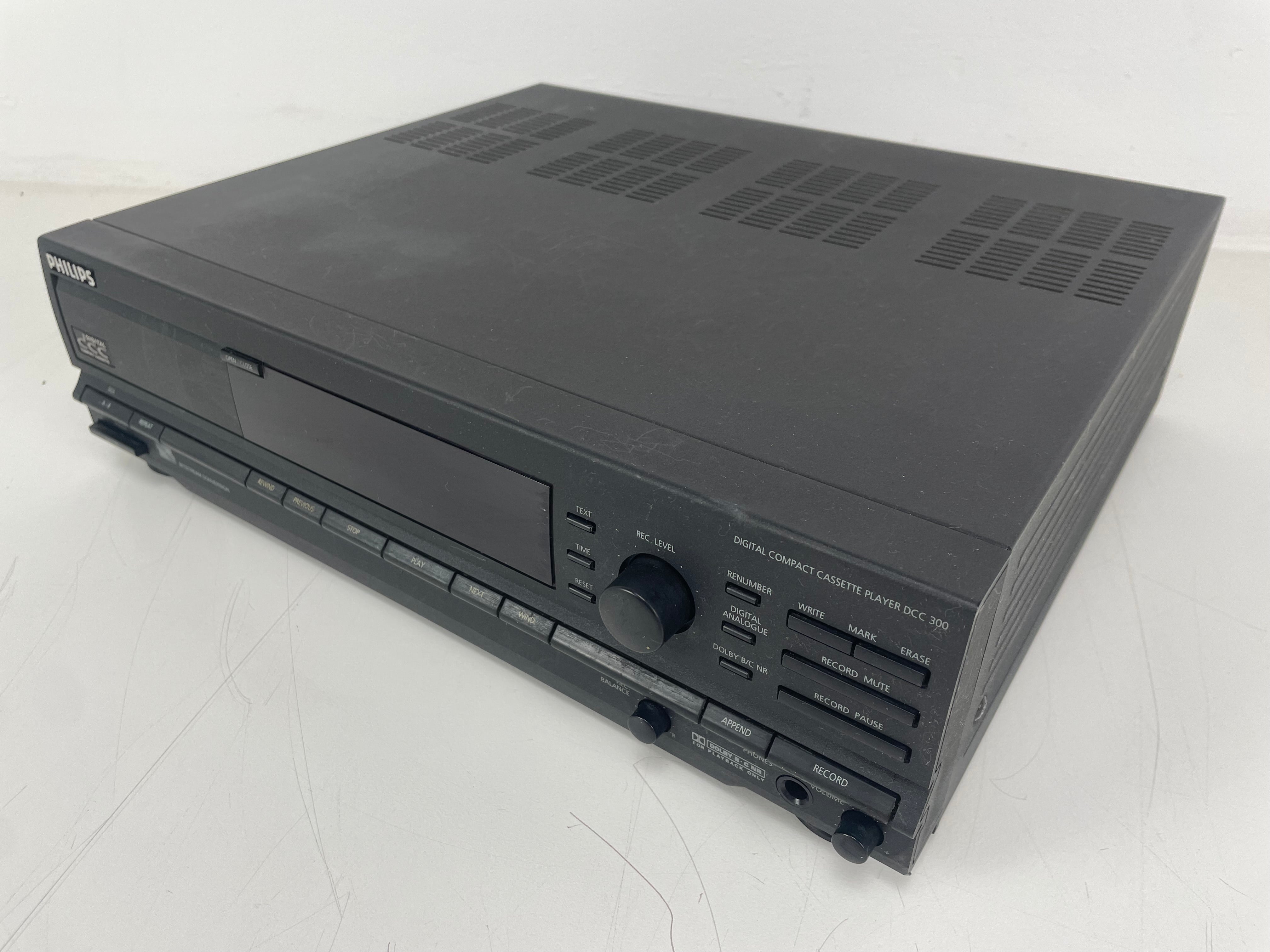 Philips - 70DCC 300/00 - Digital Compact Cassette Player - Inc. Remote