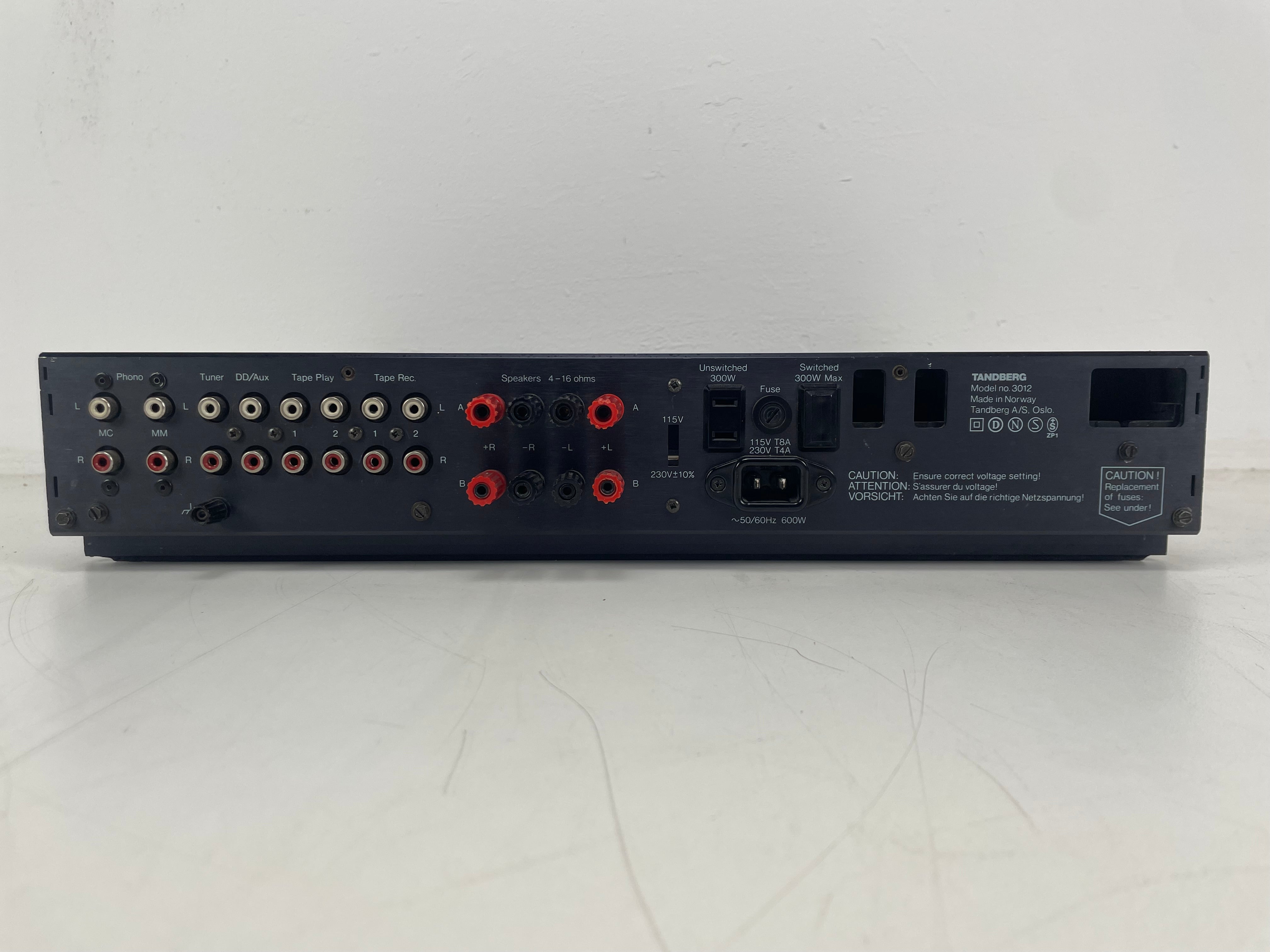 Tandberg - TIA 3012 - Integrated Amplifier - With Power Cable