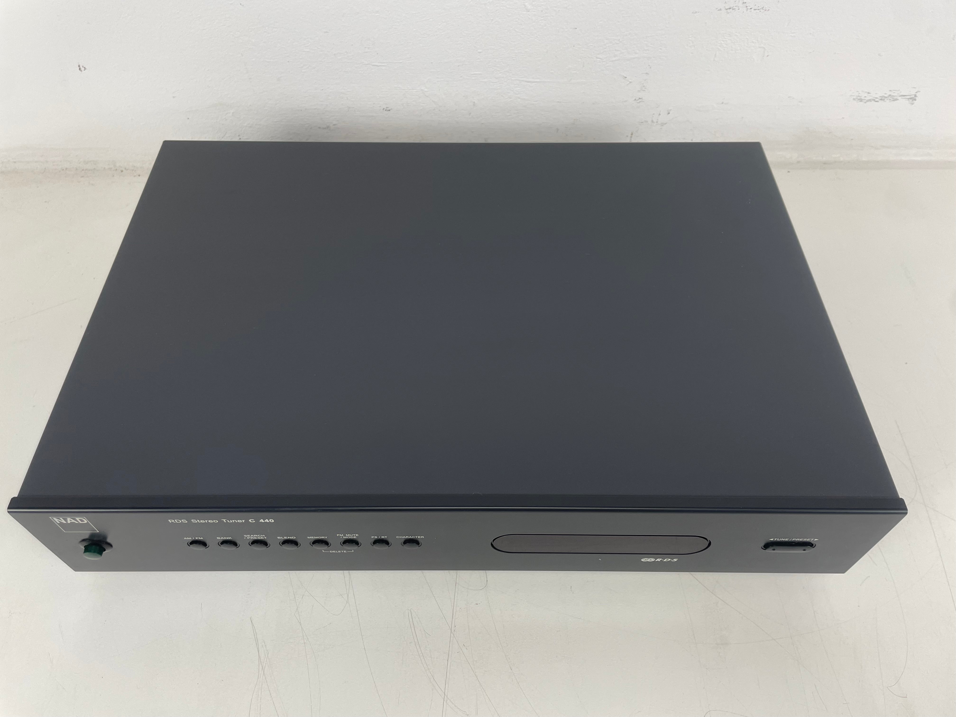 NAD - C440 - RDS Stereo Tuner