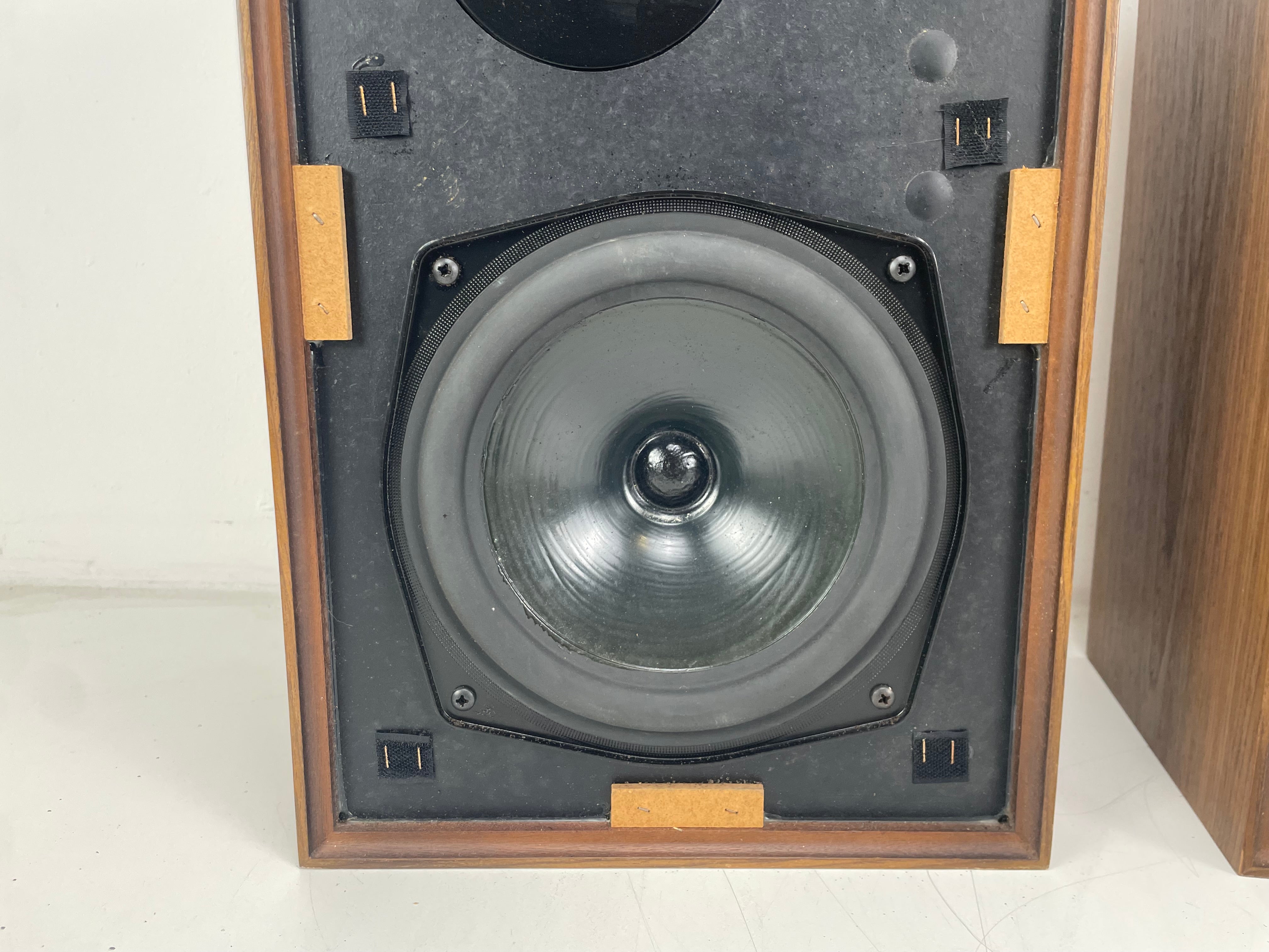 KEF - Chorale - SP1016 - 8 Ohm - Passive Bookshelf Speakers - Serviced (Repaired)