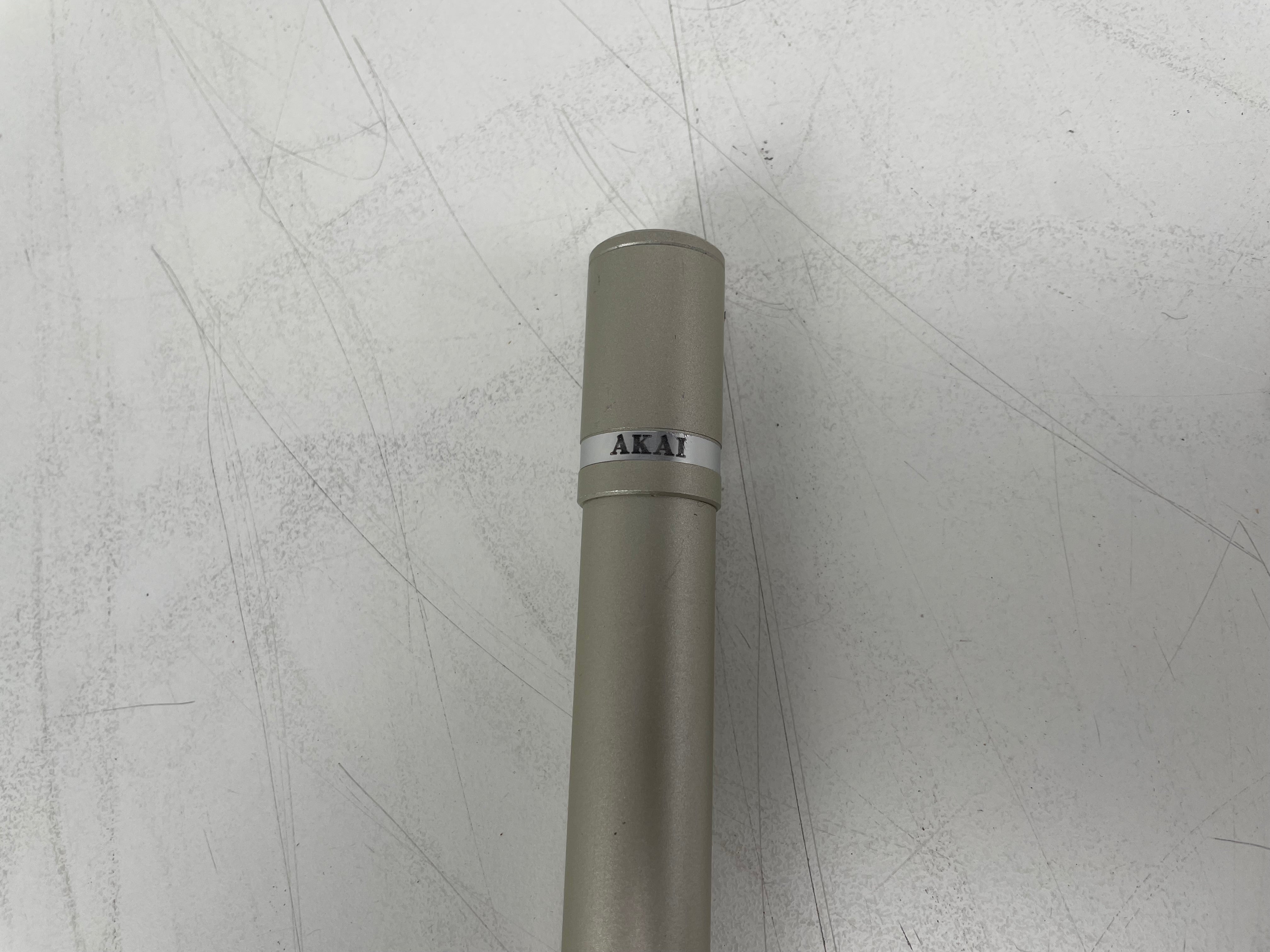 Akai - ADM-40 - Dynamic Microphone