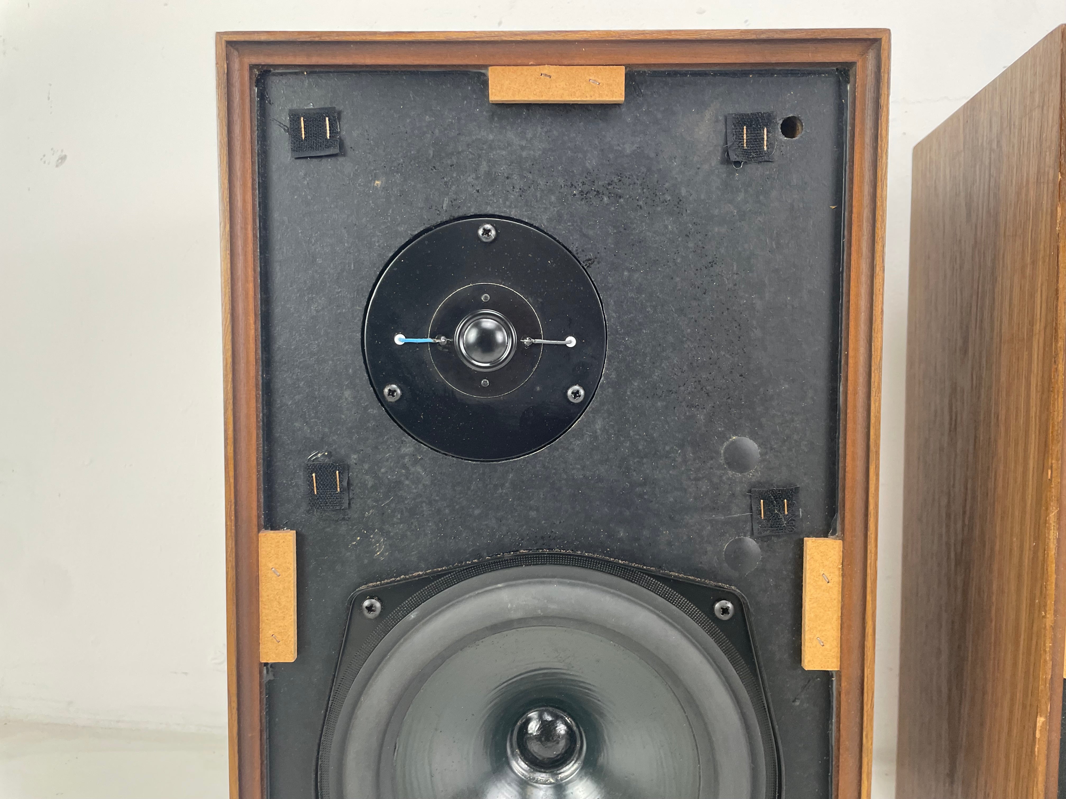 KEF - Chorale - SP1016 - 8 Ohm - Passive Bookshelf Speakers - Serviced (Repaired)