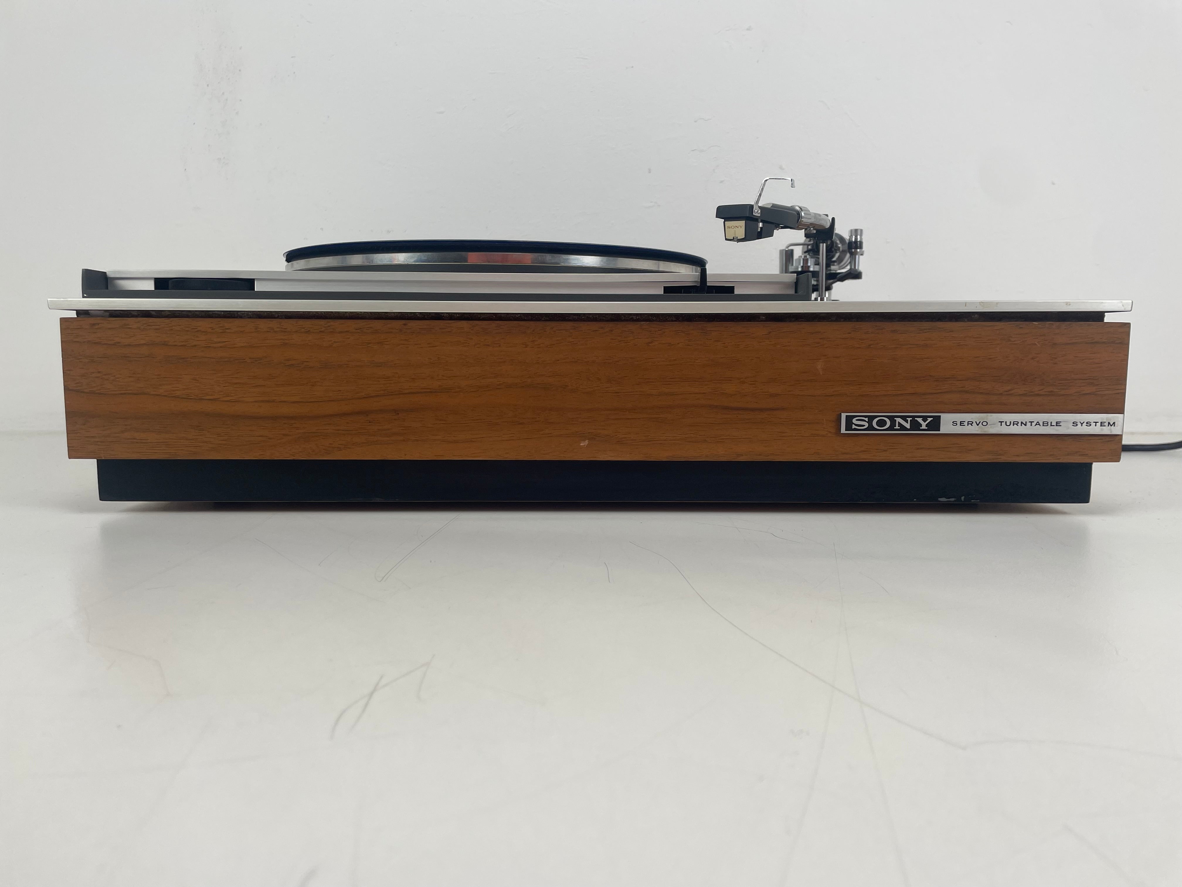 Sony - TTS-3000A - Servo-Controlled Turntable - In wooden plinth